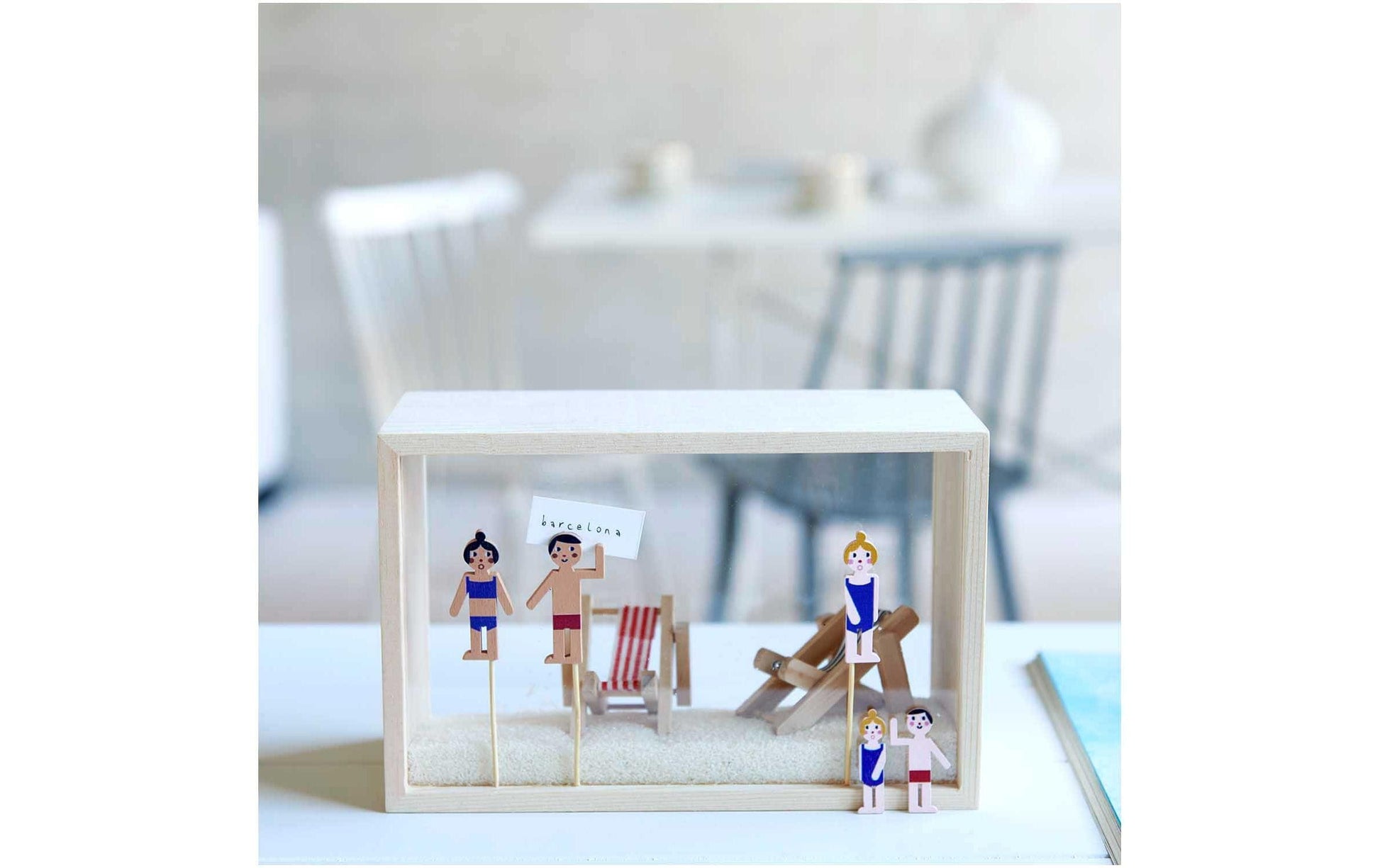 Rico Design Mini-Liegestuhl – 4,5 × 7 cm – Stoff & Holz, Mehrfarbig