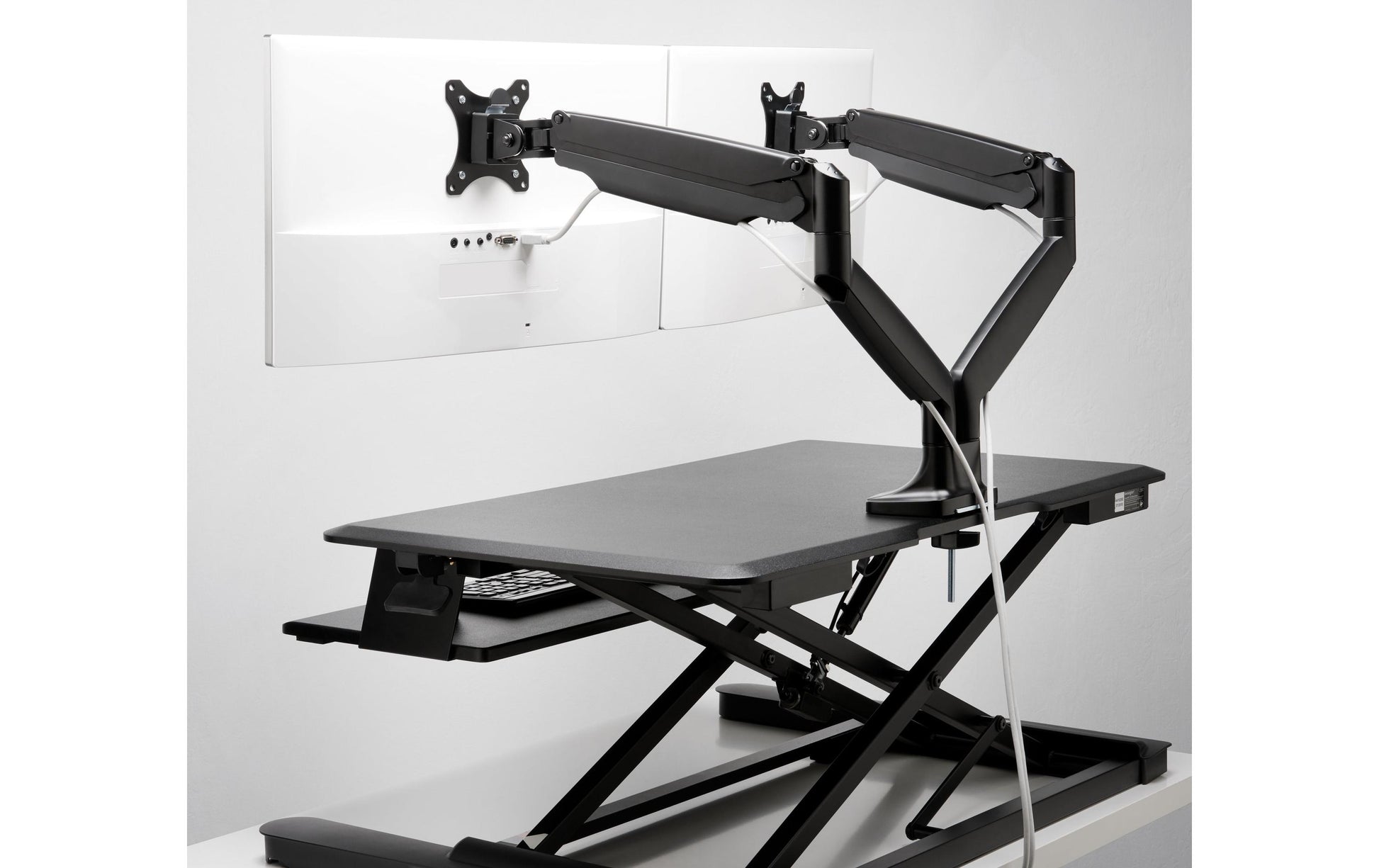 Kensington One Touch SmartFit – Monitorarm, 2 Monitore, Tischklemme, bis 34", VESA 75 × 75/100 × 100 mm, 9 kg