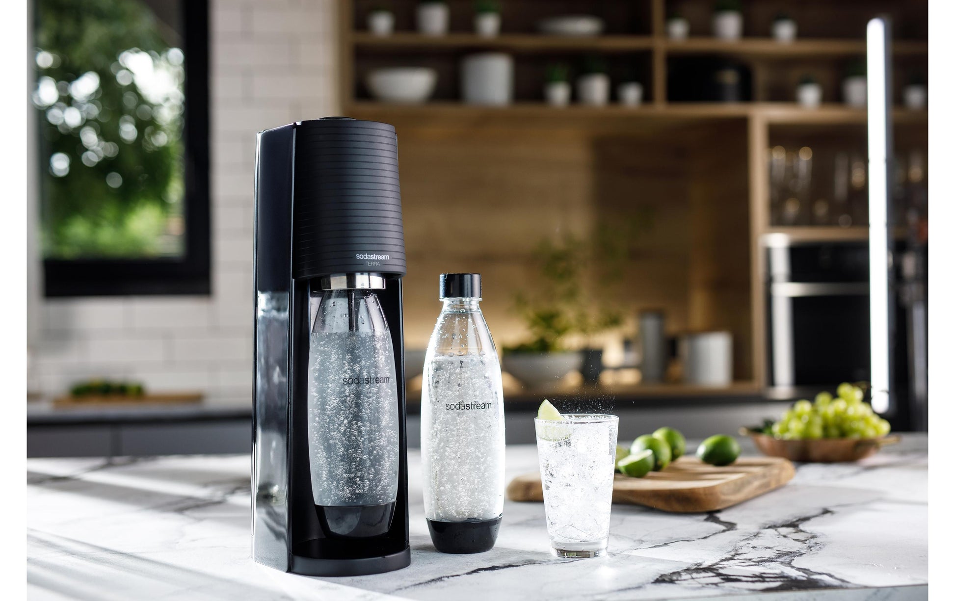 SodaStream Wassersprudler, 1 Flasche (1 l, Kunststoff), 60 l, Schwarz