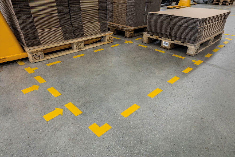 Durable Sicherheitskennzeichen Bodenmarkierung L – 100 × 100 × 0,7 mm, Kunststoff, Gelb, selbstklebend, 10 Stk