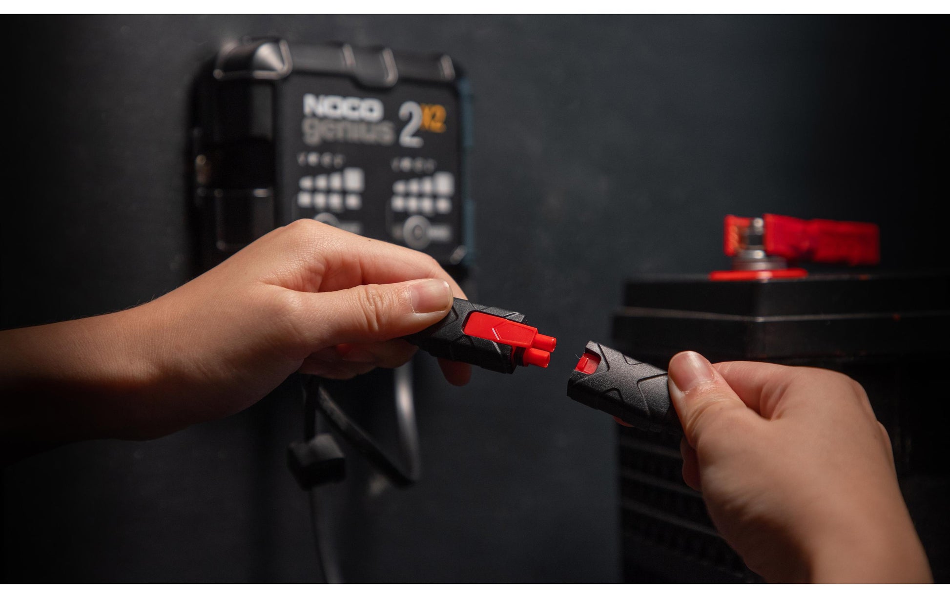 Noco Genius2X2 Batterieladegerät – 60 W, 6 V, 4 A, Li-Ion, Erhaltungsladung, Batteriestandsanzeige, IP60