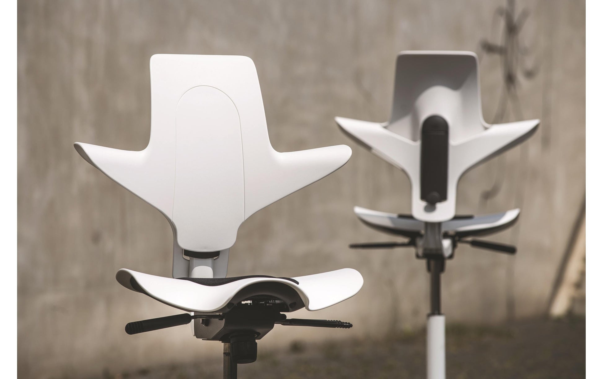 HÅG Bürostuhl Capisco Puls 8010 – 110 kg, Aluminium-Fuss, Weiss