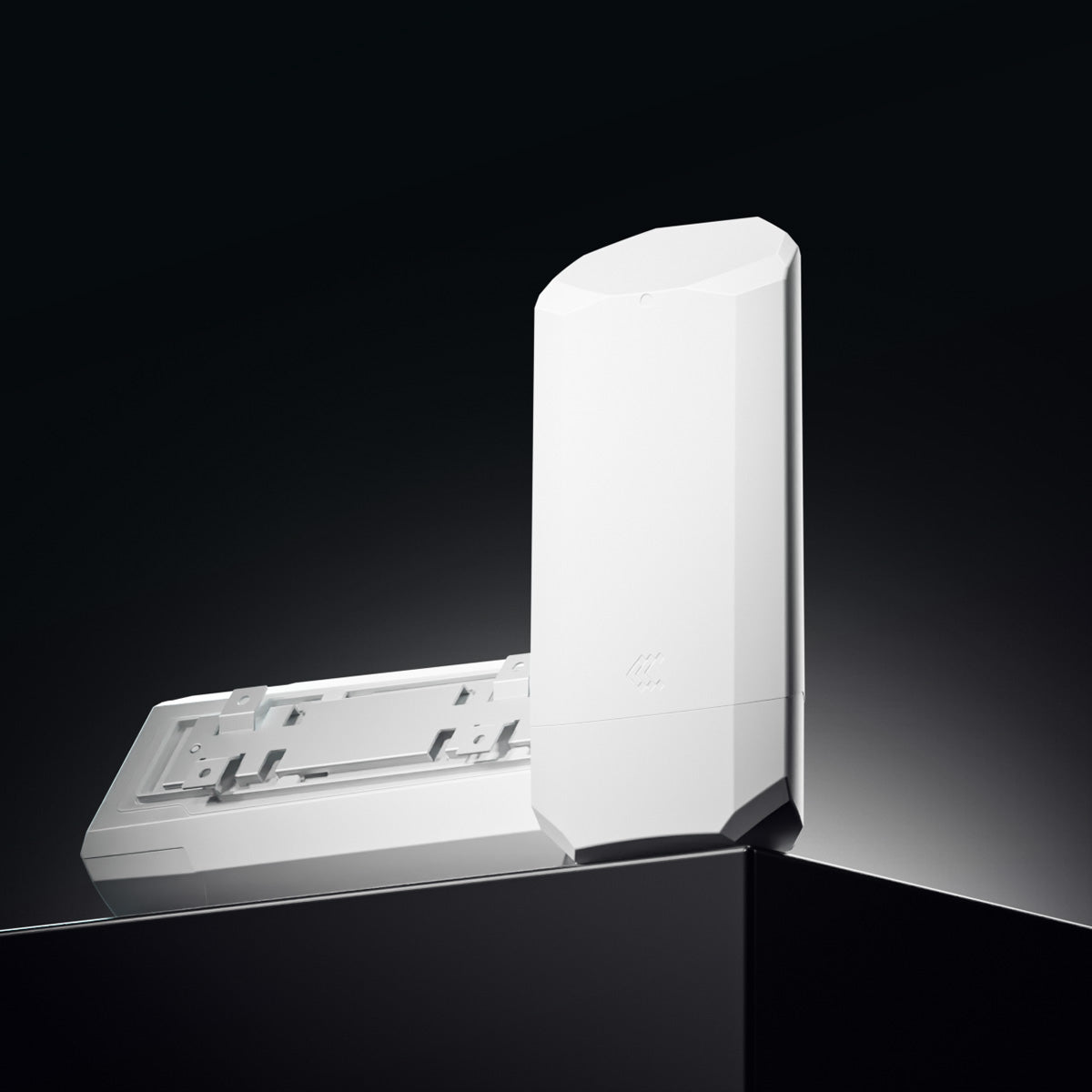 Teltonika OTD500 – 5G Router, 2× GbE (PoE-in/PoE-out), SIM-Slot, IP55 Outdoor, Weiss