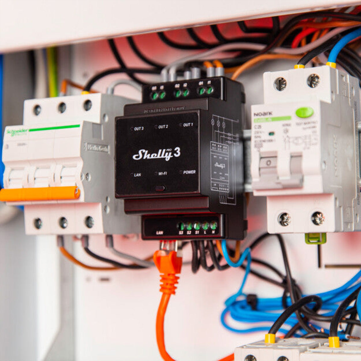 Shelly PRO 3 – Schaltaktor – 3 Kanäle, Leistungsmessung, WLAN/LAN – für KNXnet/IP