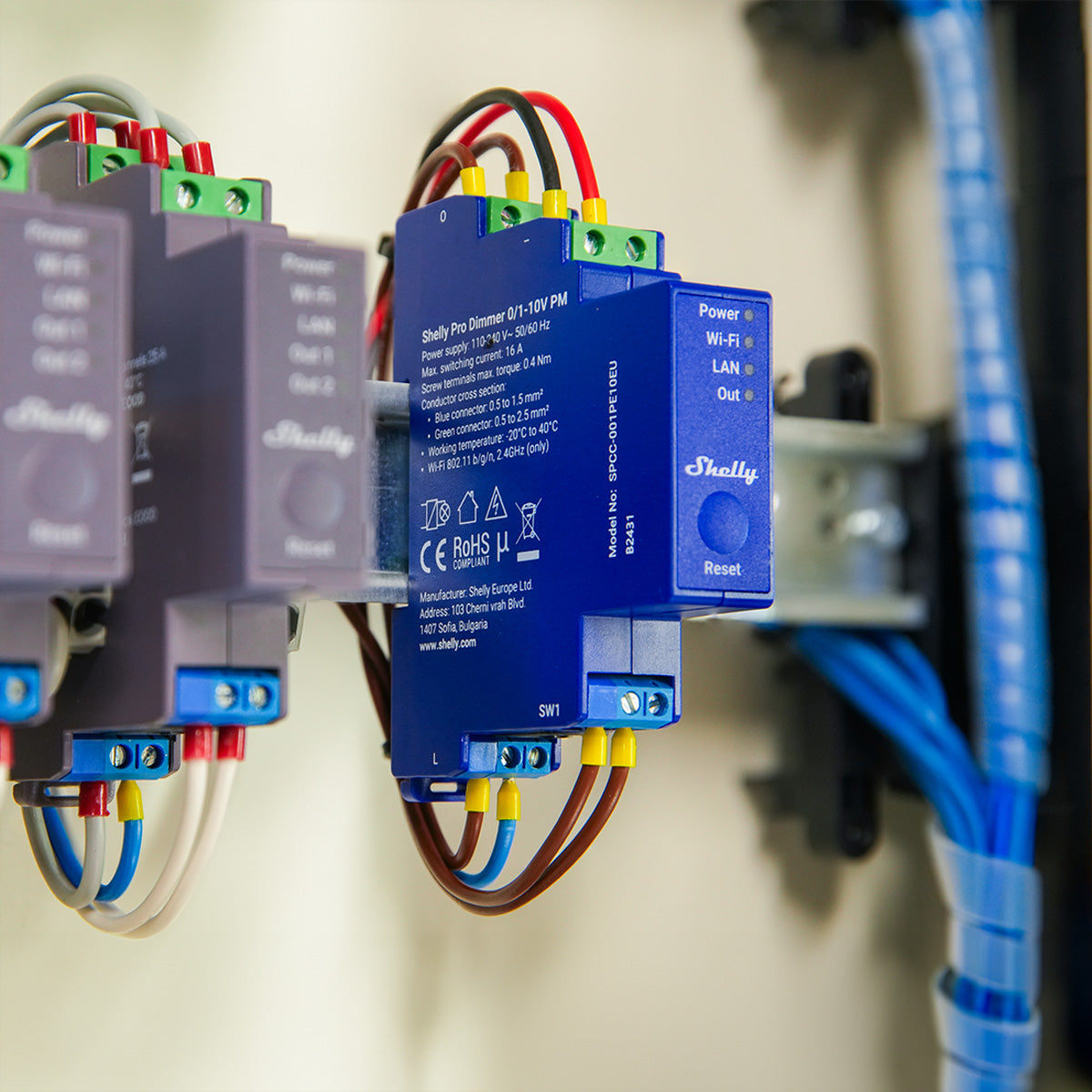 Shelly Dimmaktor Pro PM – Dimmaktor – 0/1‑10 V, Leistungsmessung, WLAN, LAN, Bluetooth