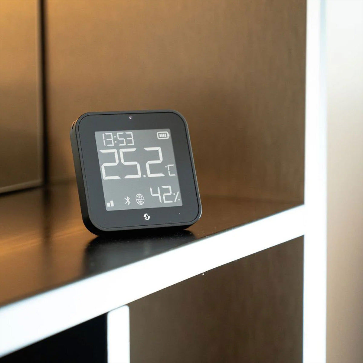 Shelly Luft- & Feuchtdisplay Zigbee – Temperatur- & Feuchtigkeitssensor, Display – Schwarz, für Shelly Geräte