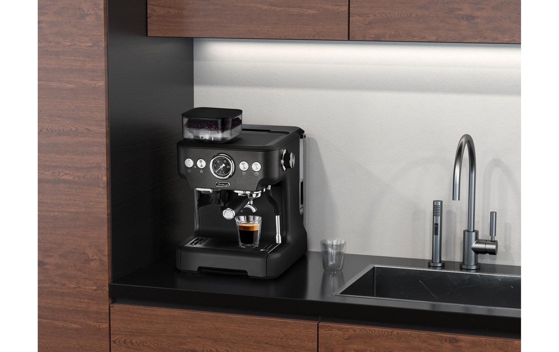 Trisa Barista Plus Espressomaschine (Siebträger) – 20 bar, 2,7 l, Milchschaumdüse, Grau, 28 × 41 × 32,5 cm