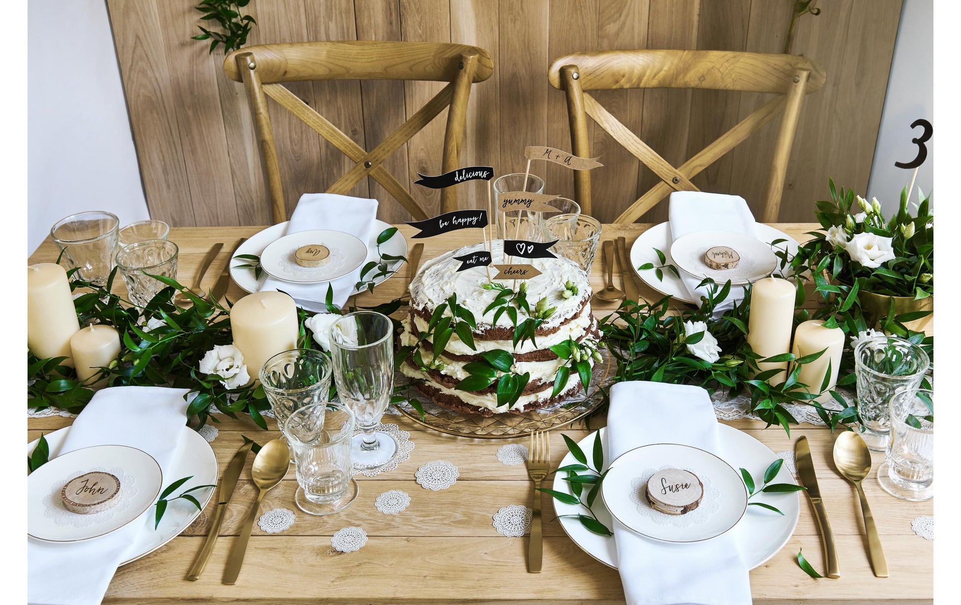 PartyDeco Tischkarten Holzscheibe Hochzeit – Braun – Ø 4,5–6,5 cm × 1 cm – Holz (Eiche) – 20 Stk