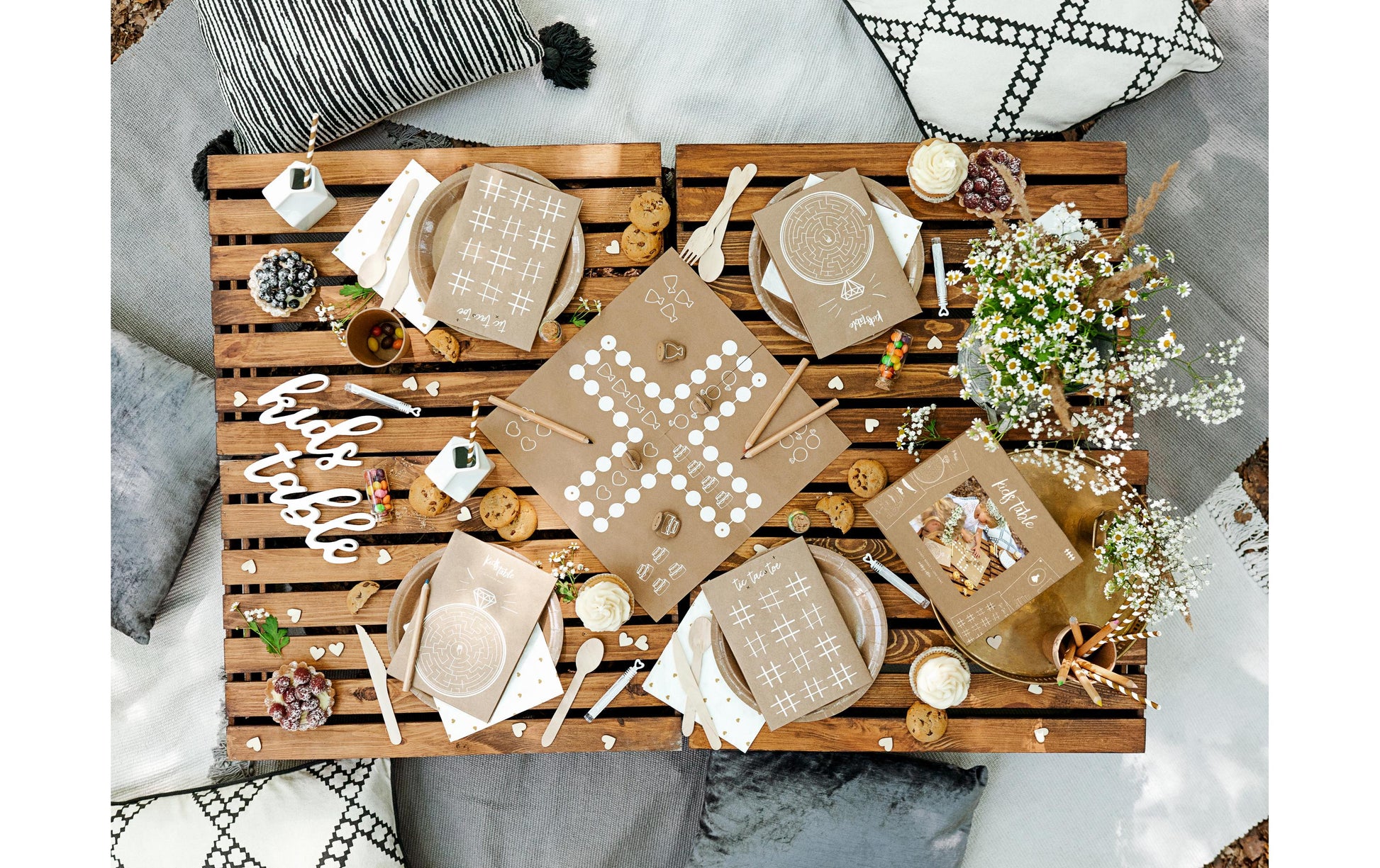 PartyDeco Streudeko Herz Hochzeit – Braun – 2 × 2 cm – Holz – 50 Stk