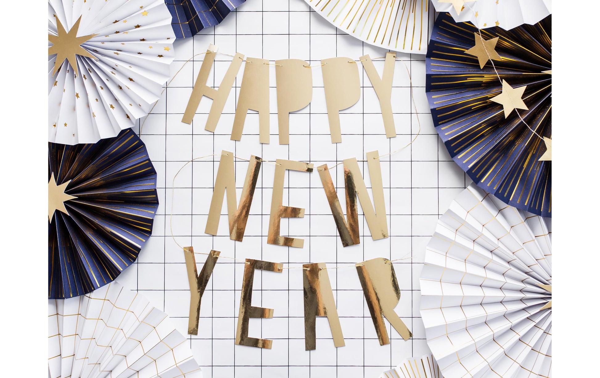 PartyDeco Rosetten – Weiss/Gold – 23, 32, 40 cm – 4 Stk – für Wand