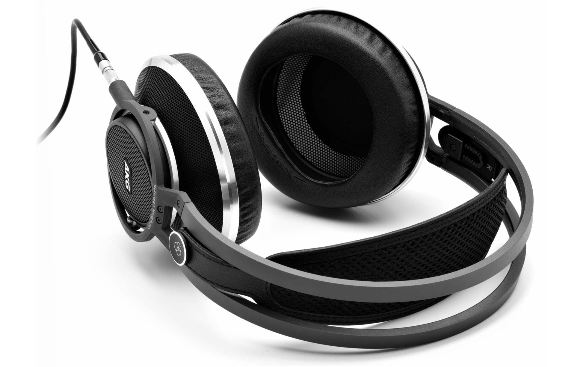 AKG K812 – Over-Ear Studiokopfhörer – Kabelgebunden, offen, abnehmbares Kabel, 36 Ω, 5 – 54’000 Hz – Schwarz