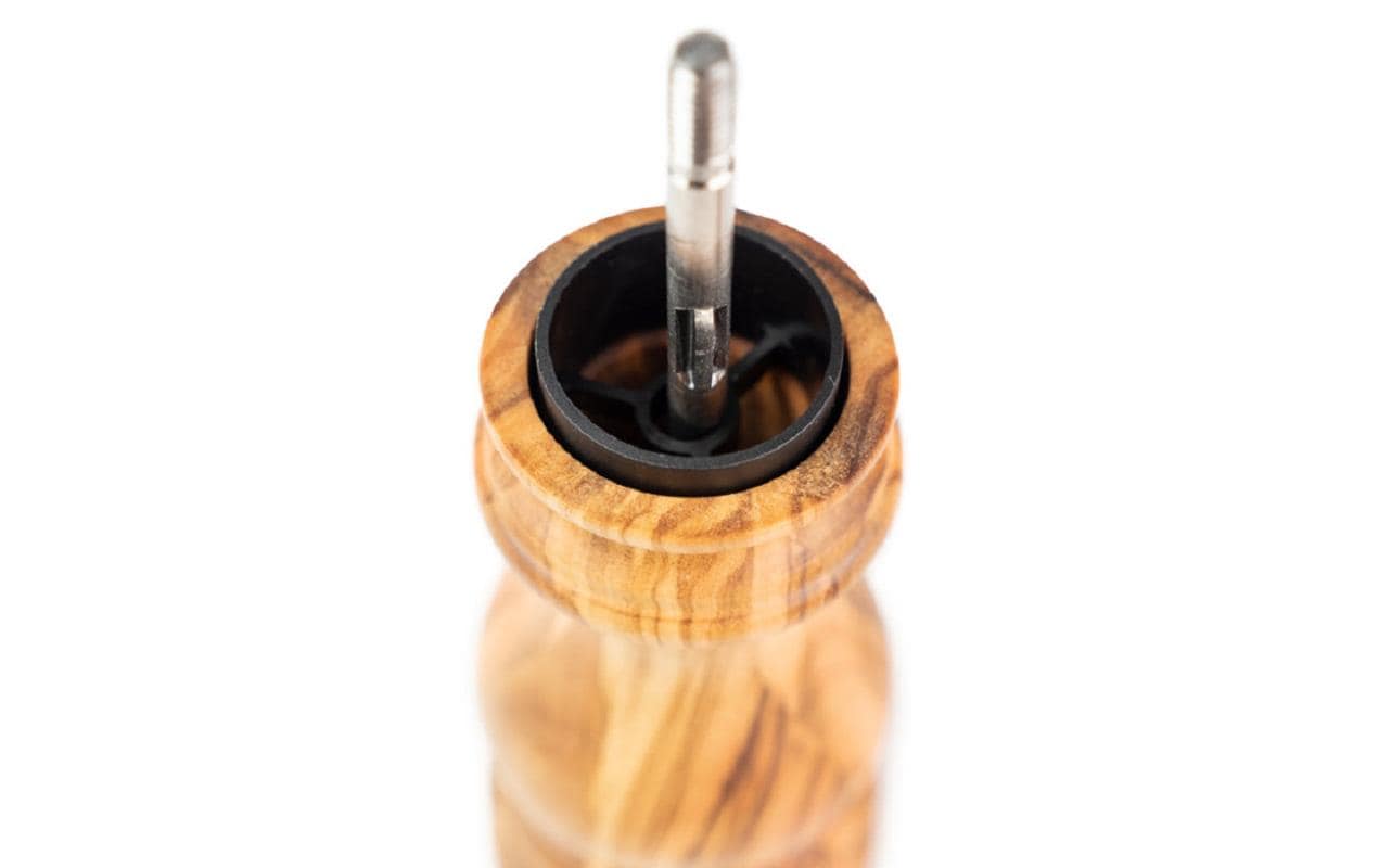 Peugeot Pfeffermühle – Einstellbares Stahlmahlwerk, Manuell – Olivenholz, Dunkelbraun – 18 cm