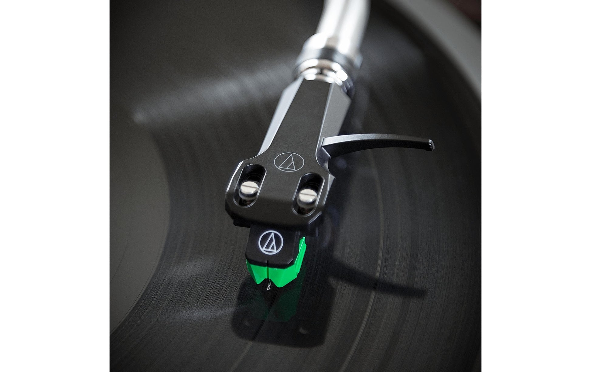 Audio-Technica AT-VM95E/H – Phono-Tonabnehmer (Moving Magnet), 4 mV, inkl. Headshell, Schwarz