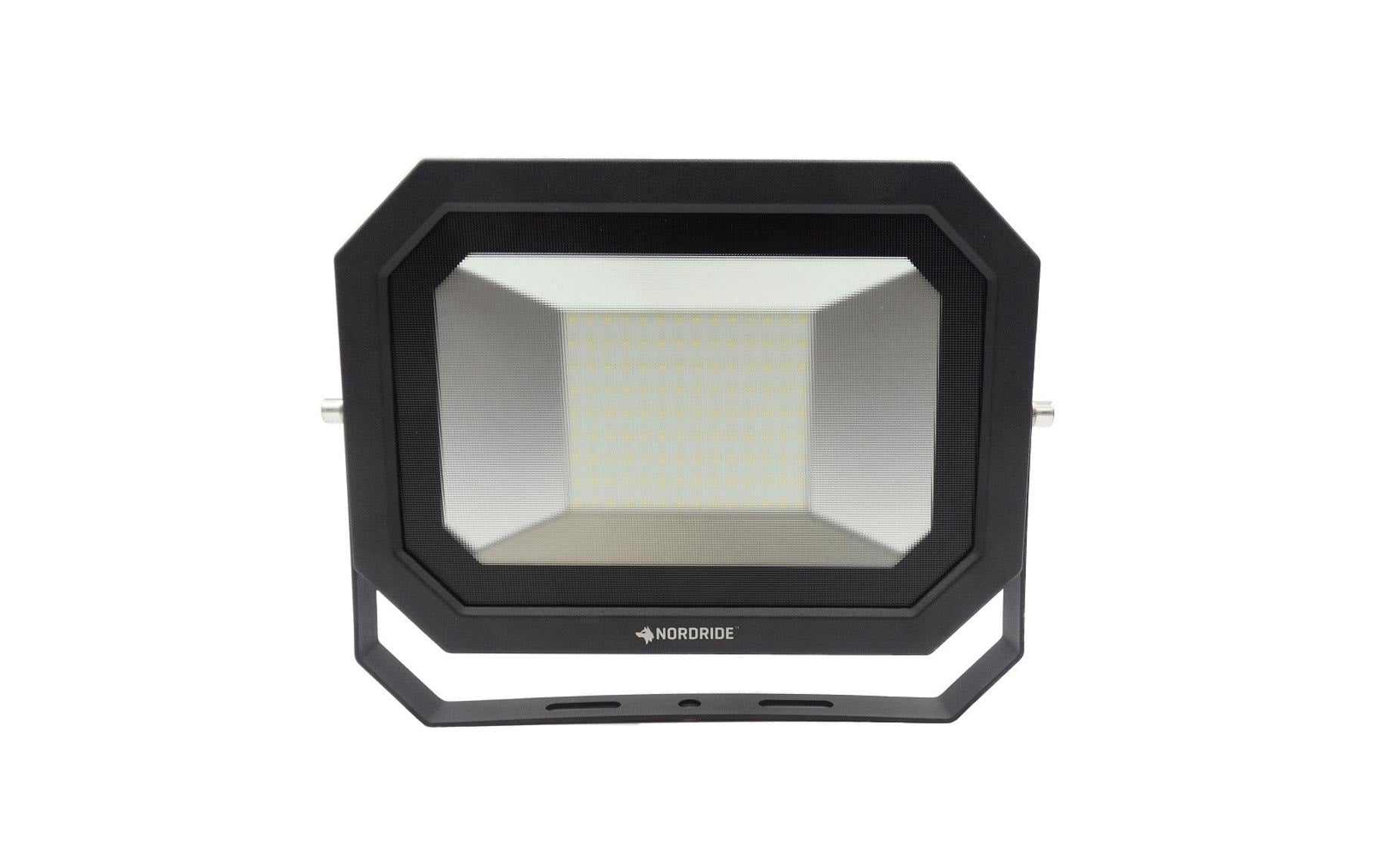 NORDRIDE Aussenwandleuchte – 31×20,2 cm – 11 500 lm, 100 W – Kaltweiss, 5000 K – IP65 – Netzbetrieb – Schwarz