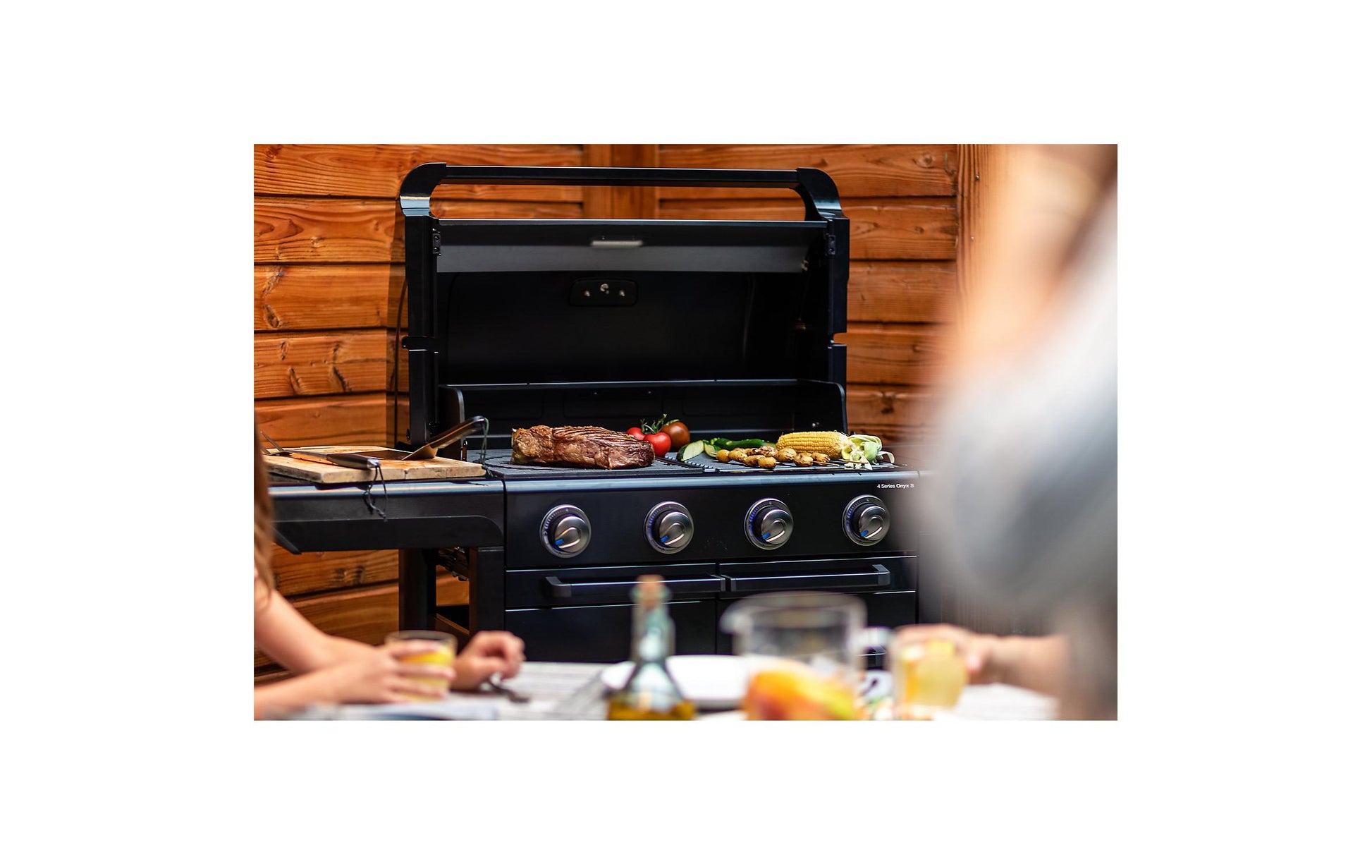 Campingaz Gasgrill 4 Series Onyx S – 4 Brenner, 15,9 kW, Grillfläche 3'312 cm² – Schwarz