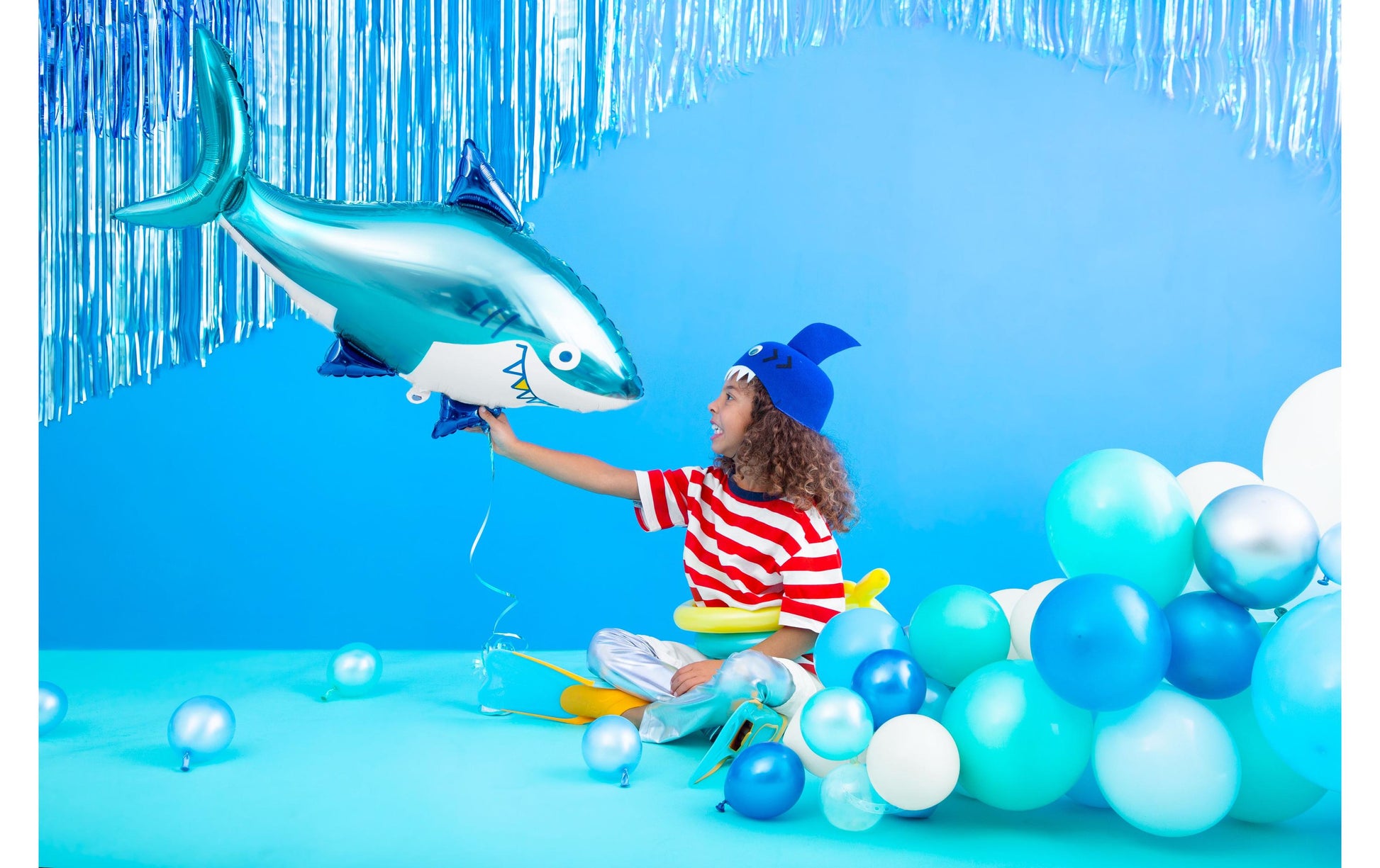 PartyDeco Folienballon Hai – Blau – 92 × 48 cm – Folie – 1 Stück – mit Helium befüllbar