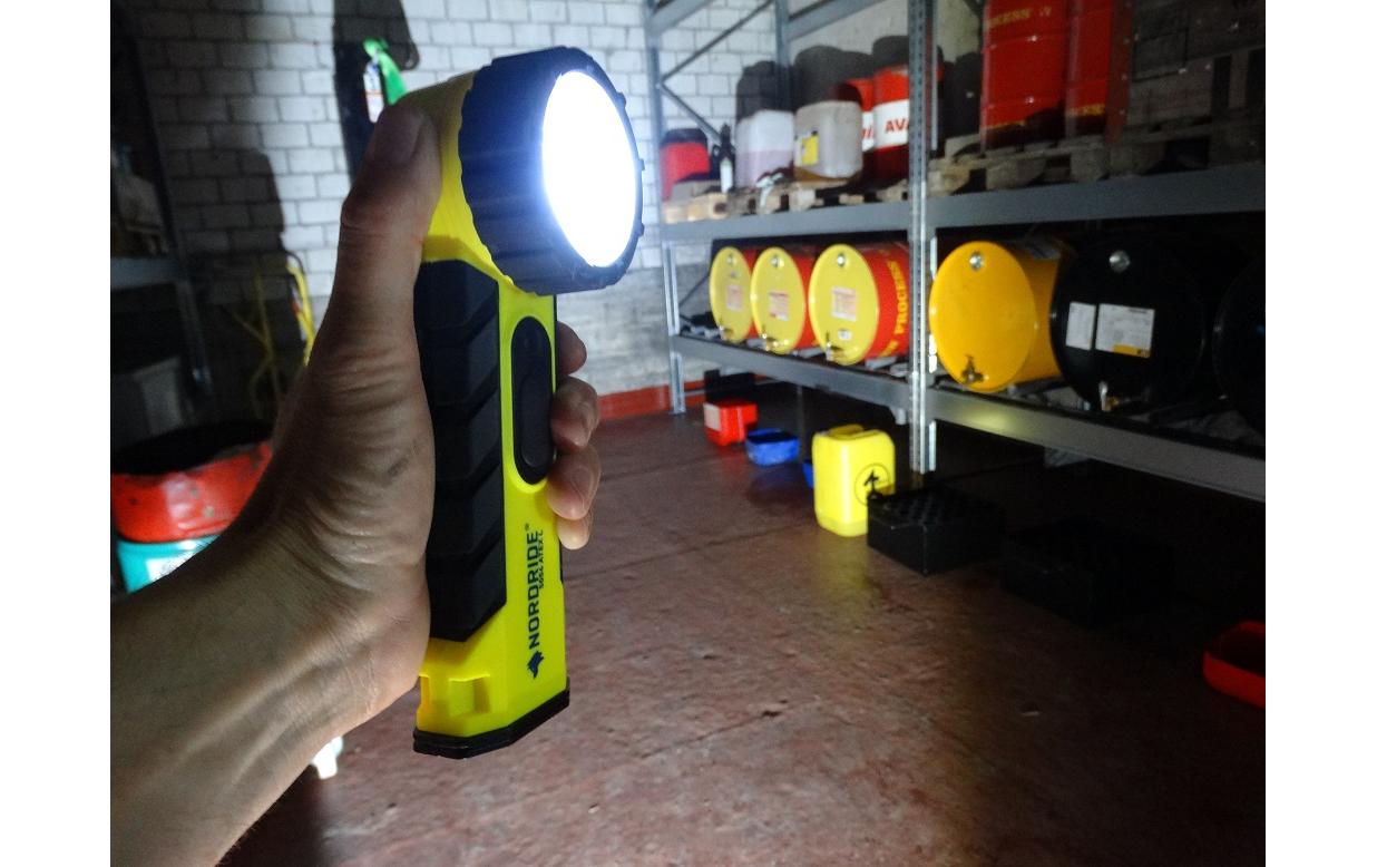 NORDRIDE Taschenlampe 5054 Atex L – 323 lm, 280 m, IP54, Akkubetrieb, 2-Stufen – Schwarz