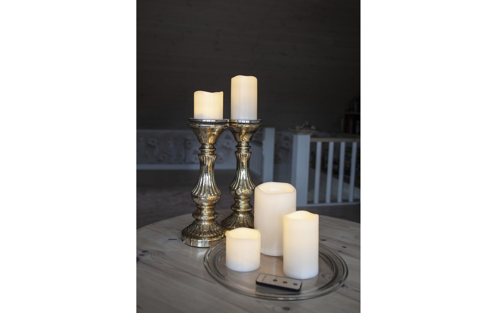 Star Trading LED-Säulenkerze Aussen – Batteriebetrieb – Timer 6/18 h, Flackernd, Fernbedienung – Beige, Kunststoff
