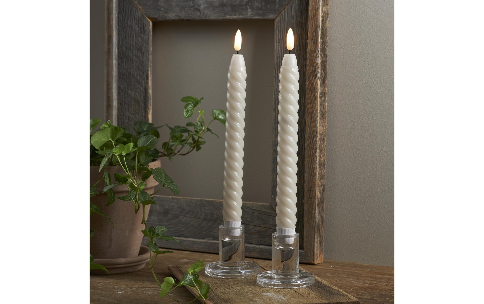 Star Trading LED-Teelicht Dinner Kerze Flamme Swirl – 2er Pack, Ø 2,3 × 25 cm, Warmweiss, Beige, Timer