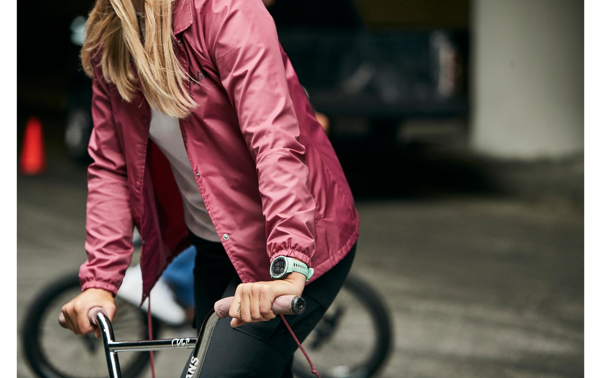 Garmin Instinct 2S Solar 40 mm GPS – Polymer Graphit, Sportarmband, 100 m, für Android, iOS