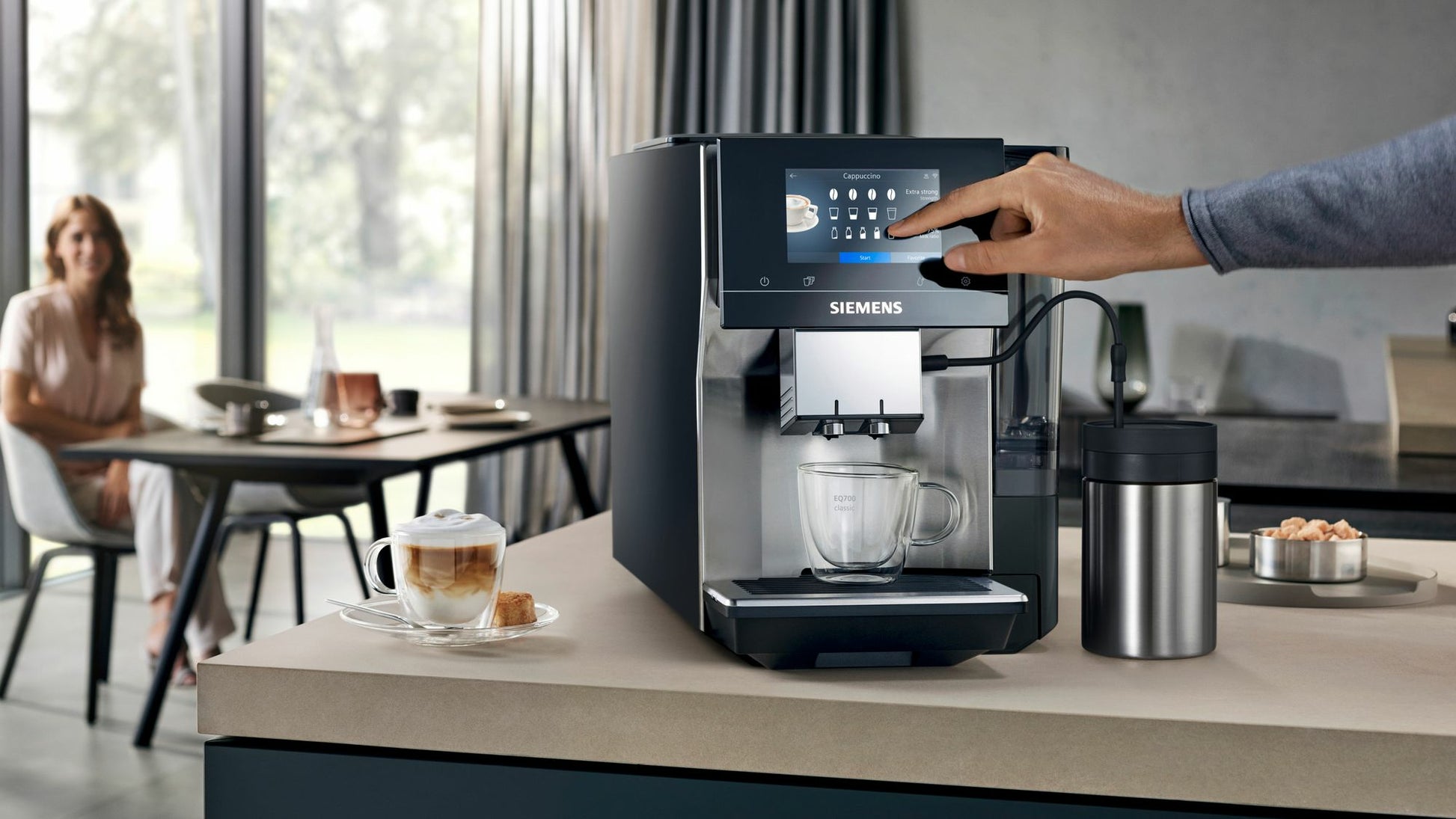 Siemens EQ700 TP715D01 Kaffeevollautomat – 19 bar, 2,4 l, 320 g, Keramik-Mahlwerk, Braun