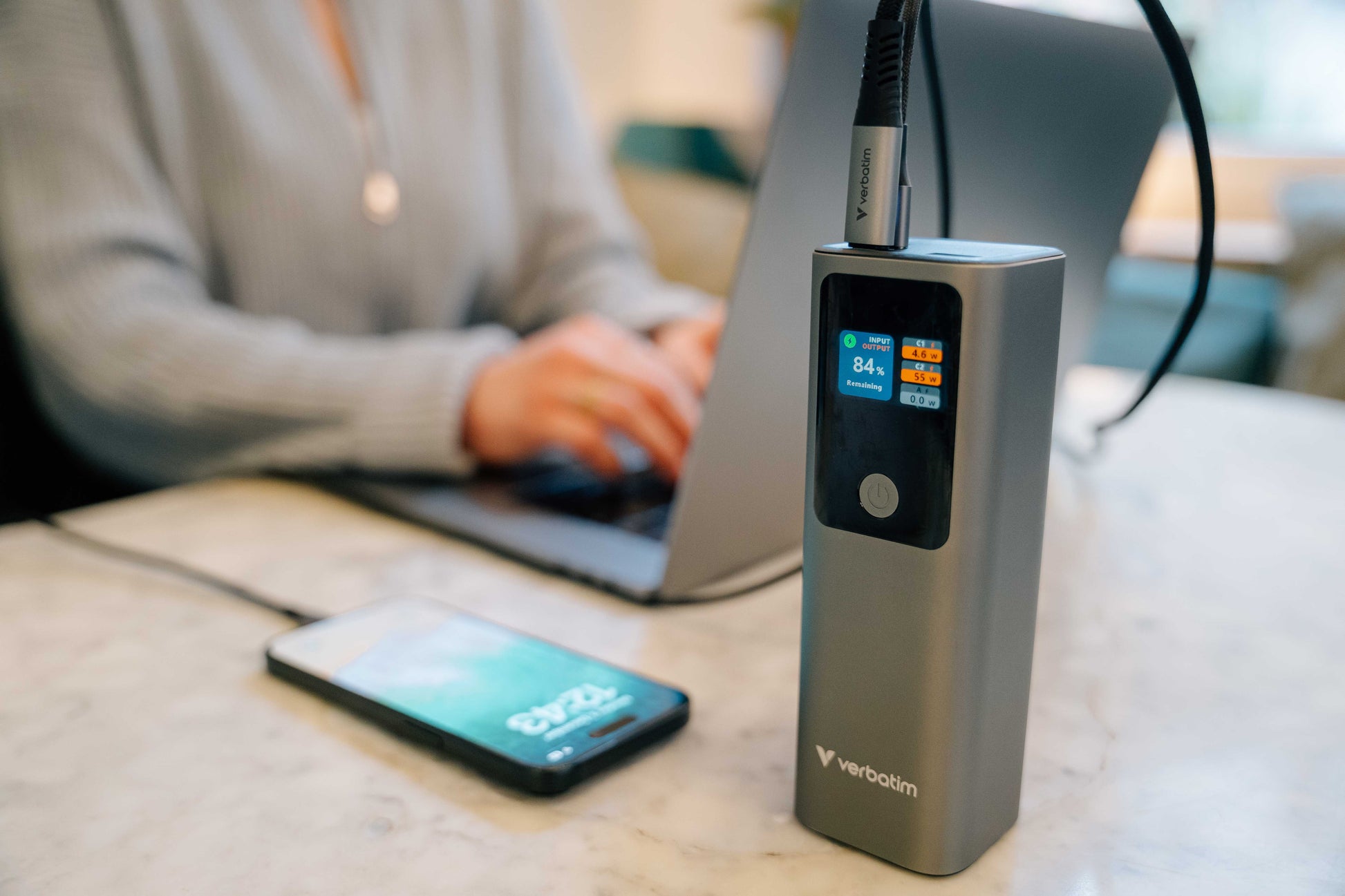 Verbatim Charge n Go Powerbank 27'000 mAh – 140 W PD, 2× USB-C, 1× USB-A, grau