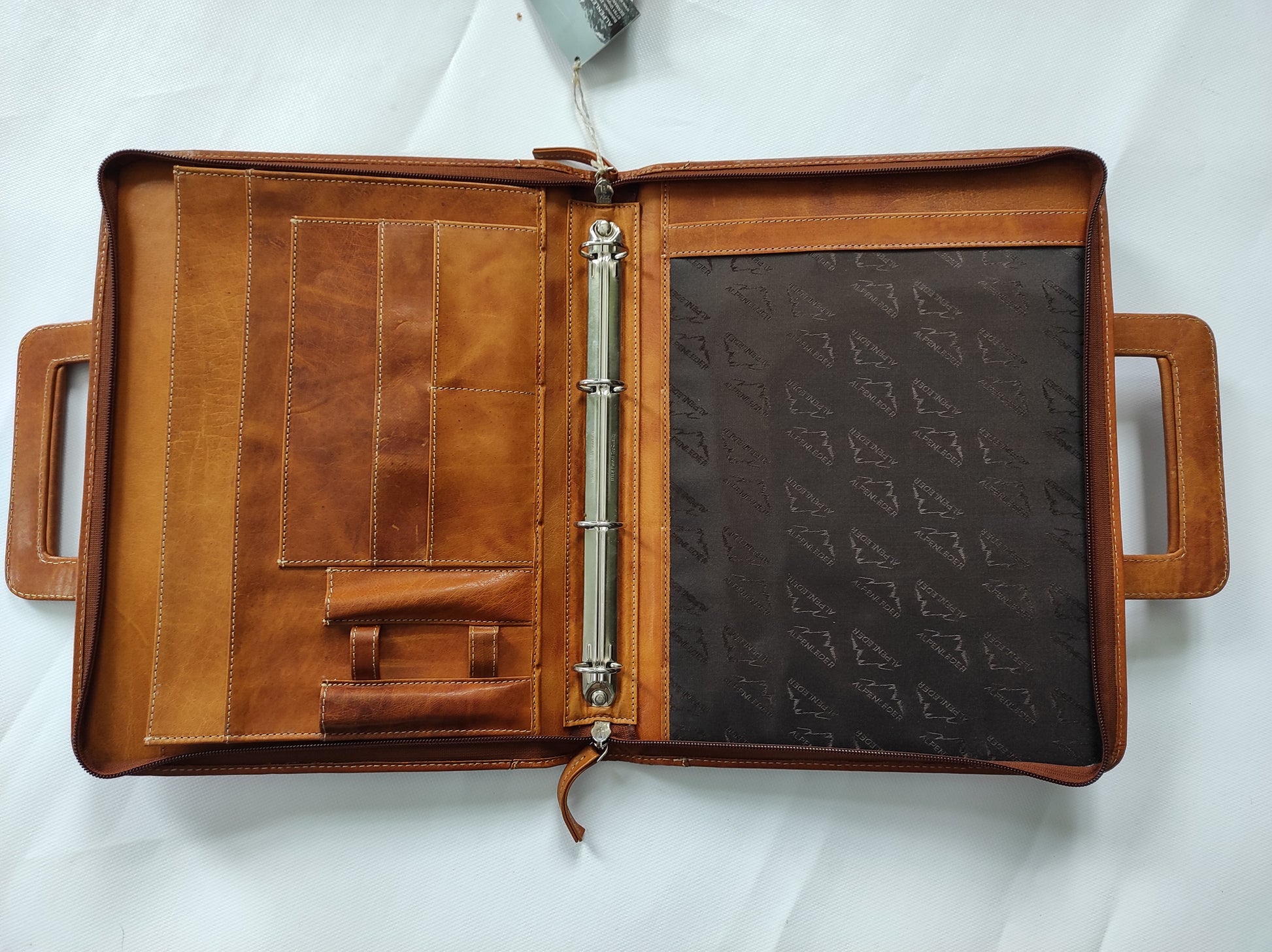 Alpenleder Konferenzmappe – A4, Reissverschluss, Leder, Cognac