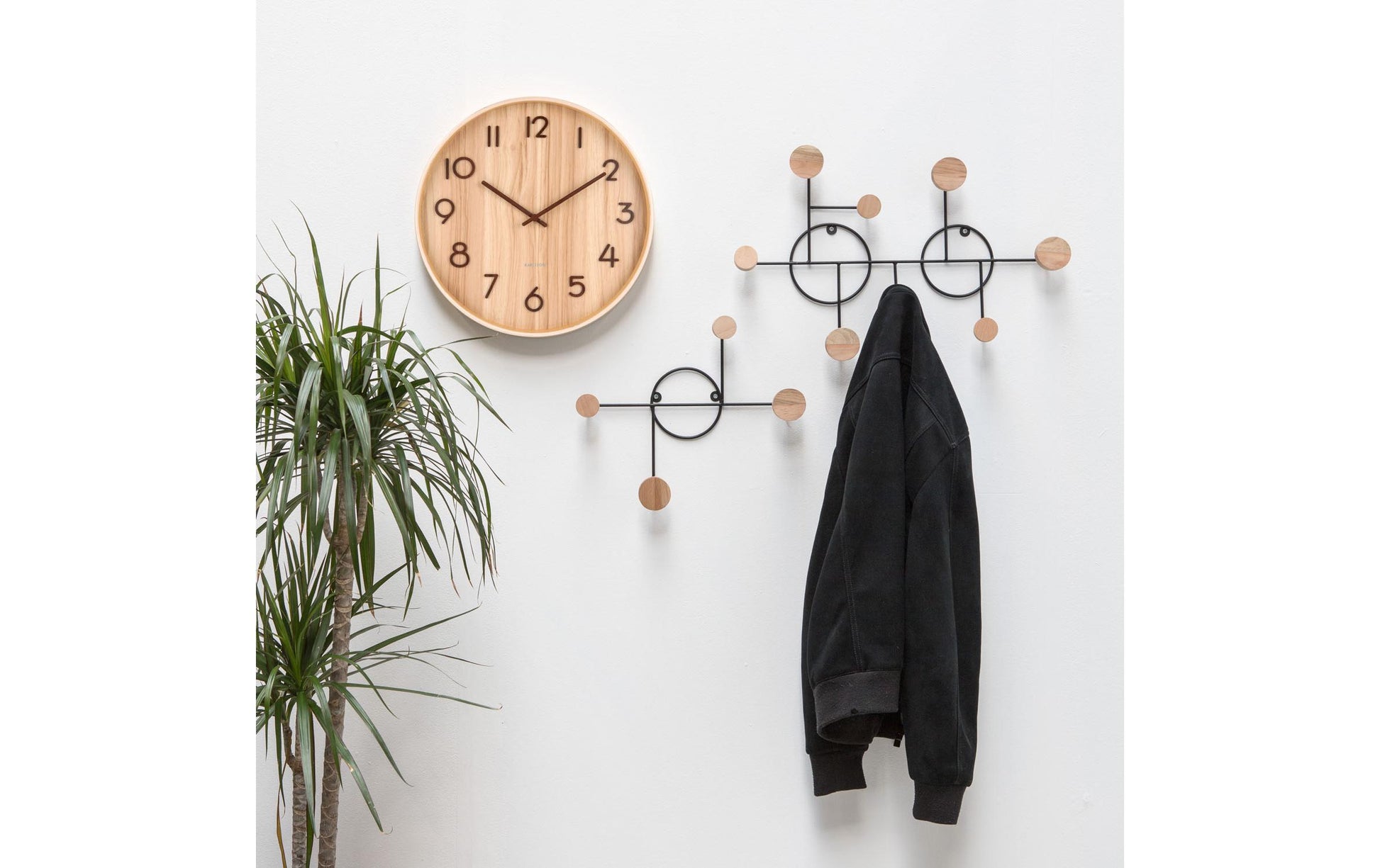 Karlsson Wanduhr Pure – Ø 40 cm, hellbraun, Holz