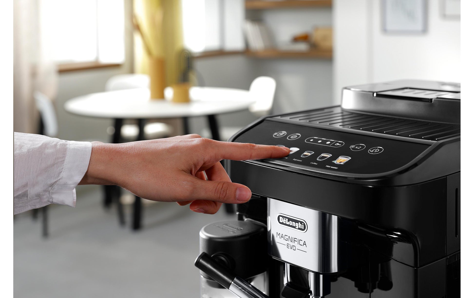 De’Longhi Magnifica Evo M Kaffeevollautomat – 15 bar, 1,8 l, 250 g, Schwarz