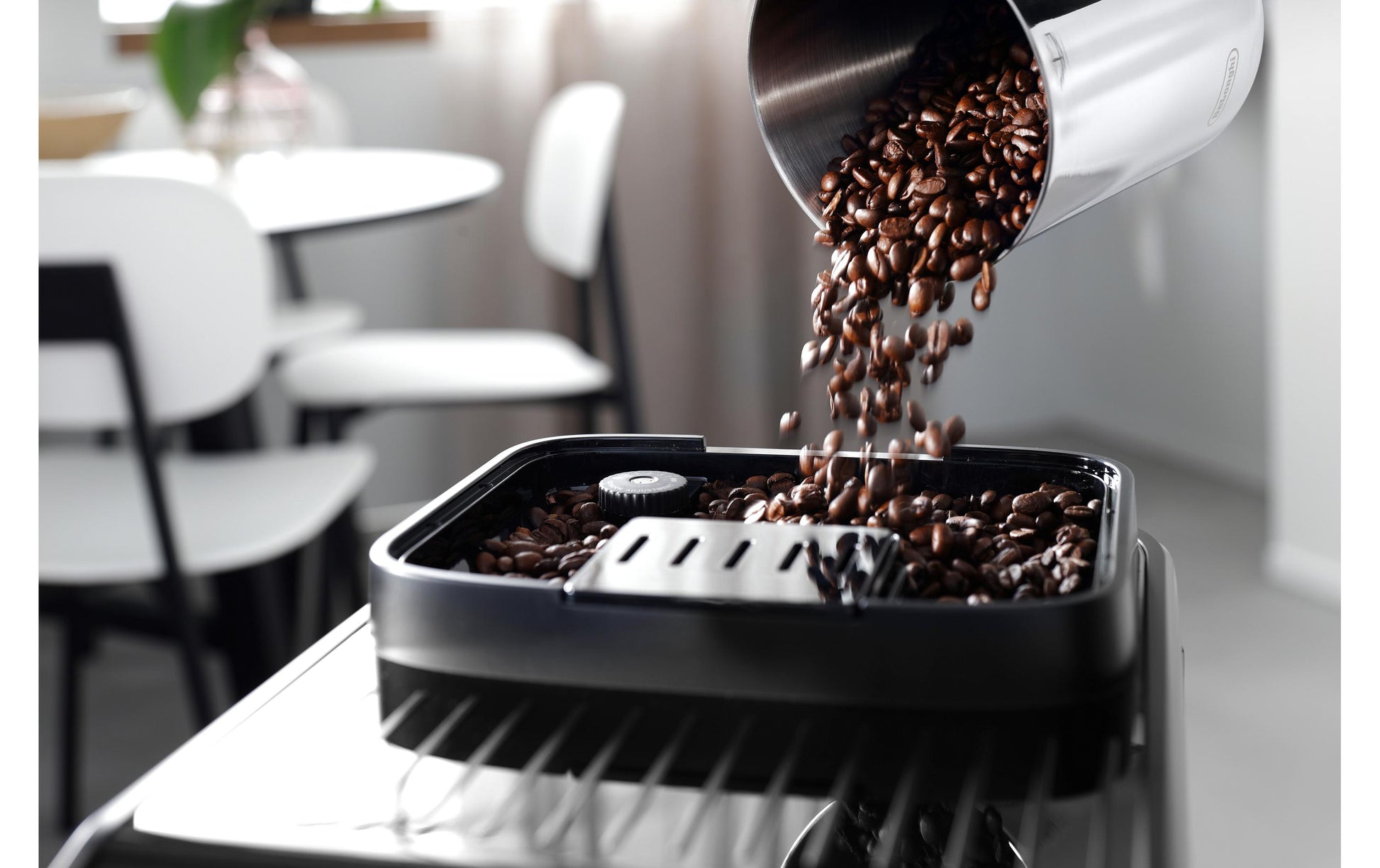 De’Longhi Magnifica Evo M Kaffeevollautomat – 15 bar, 1,8 l, 250 g, Schwarz
