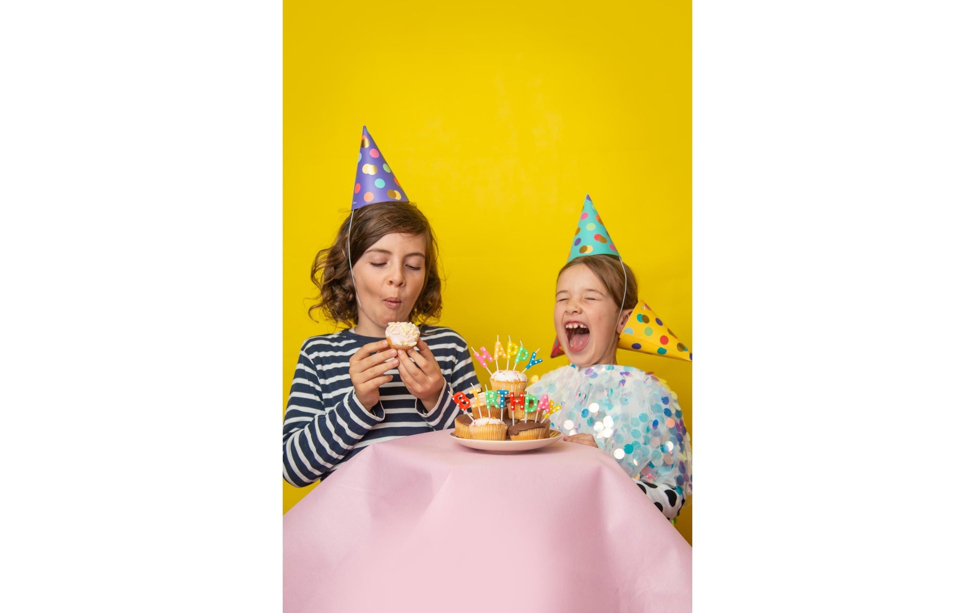 PartyDeco Geburtstagskerzen Happy Birthday – mehrfarbig – 2,5 cm – 13 Stk