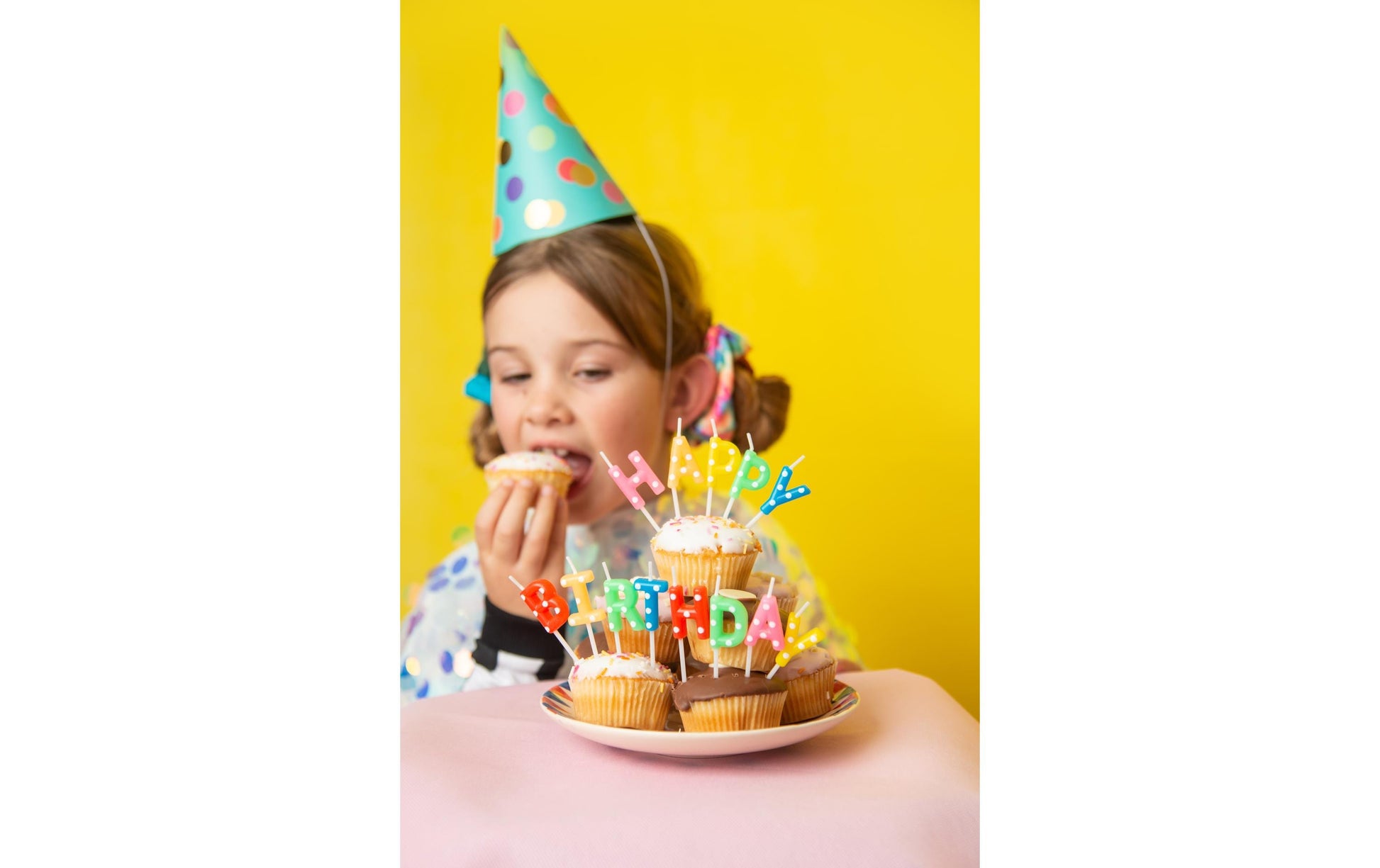 PartyDeco Geburtstagskerzen Happy Birthday – mehrfarbig – 2,5 cm – 13 Stk