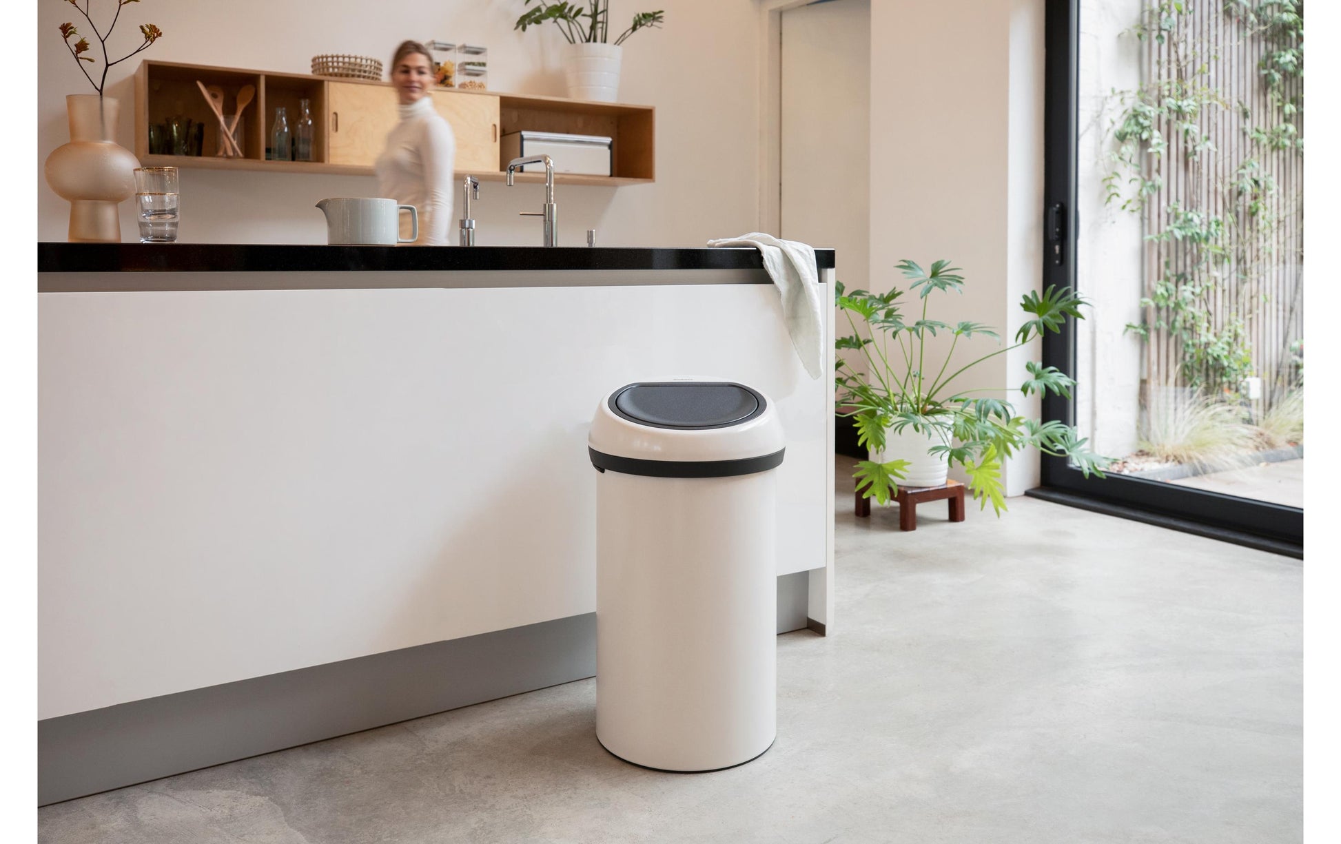 Brabantia Abfallcontainer – 60 l – mit Deckel – Edelstahl – Ø 400 × H 710 mm
