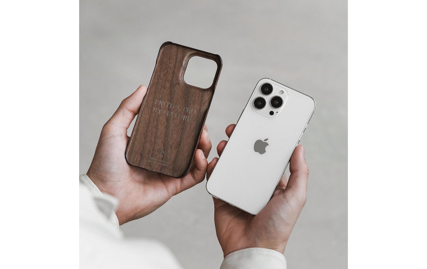 Woodcessories Backcover – für Apple iPhone 14 Plus – Walnuss – Aramidfasern