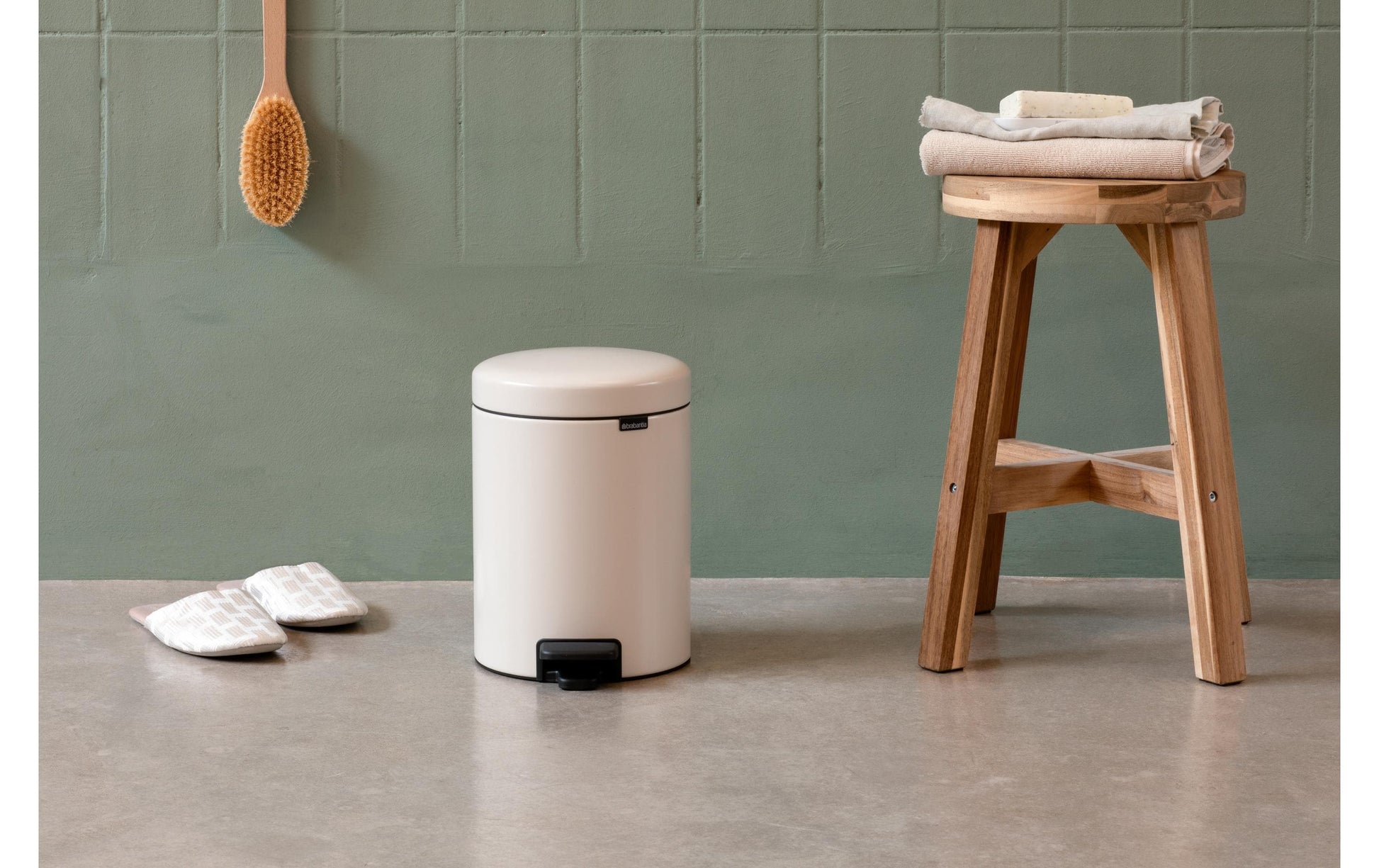 Brabantia NewIcon Treteimer – 3 l – Edelstahl, rund – Anti-Rutsch-Basis