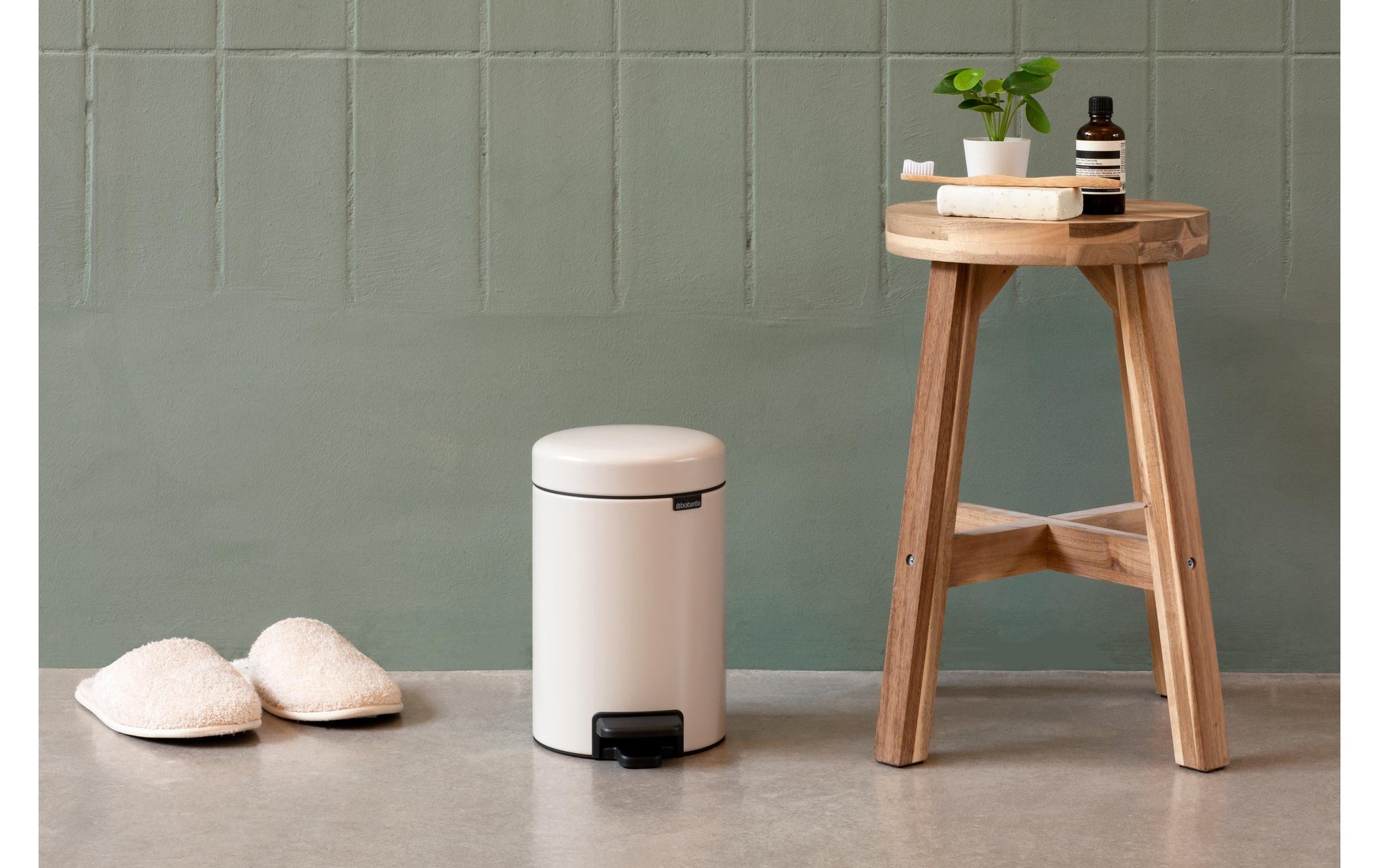 Brabantia NewIcon Treteimer – 5 l – Edelstahl, Rund – Beige