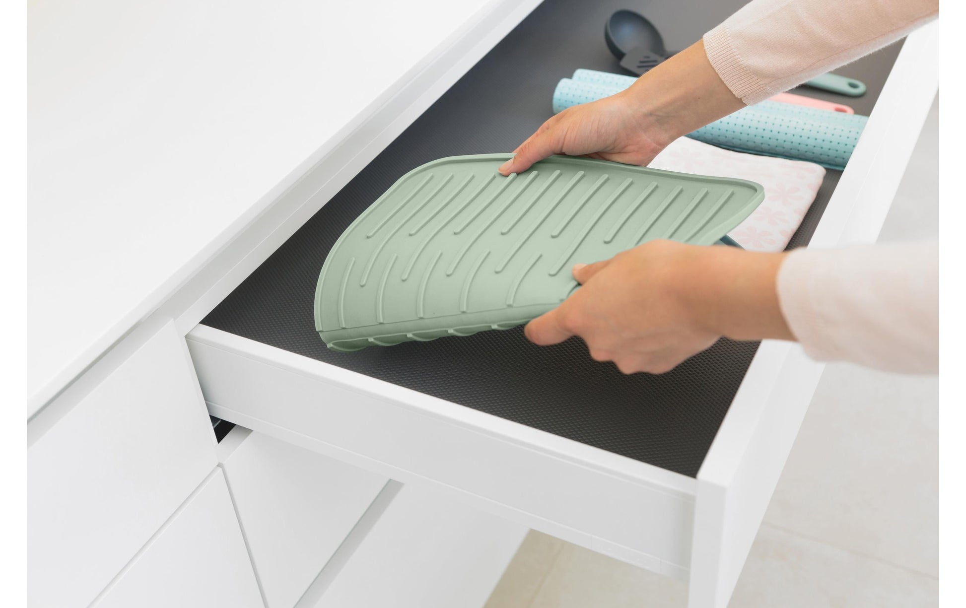 Brabantia Abtropfmatte 32,5 × 43,8 × 0,9 cm, Silikon, Hellgrün