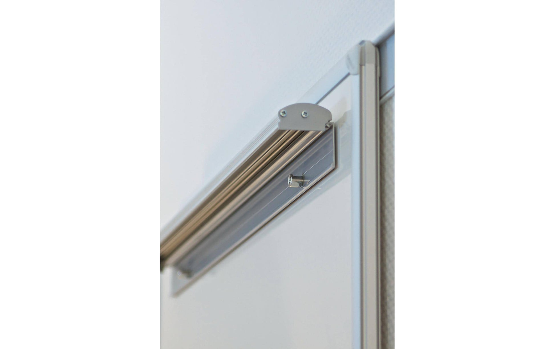 Franken Magnetischer Flipchart-Blockhalter – 5,5 × 70 cm, silber
