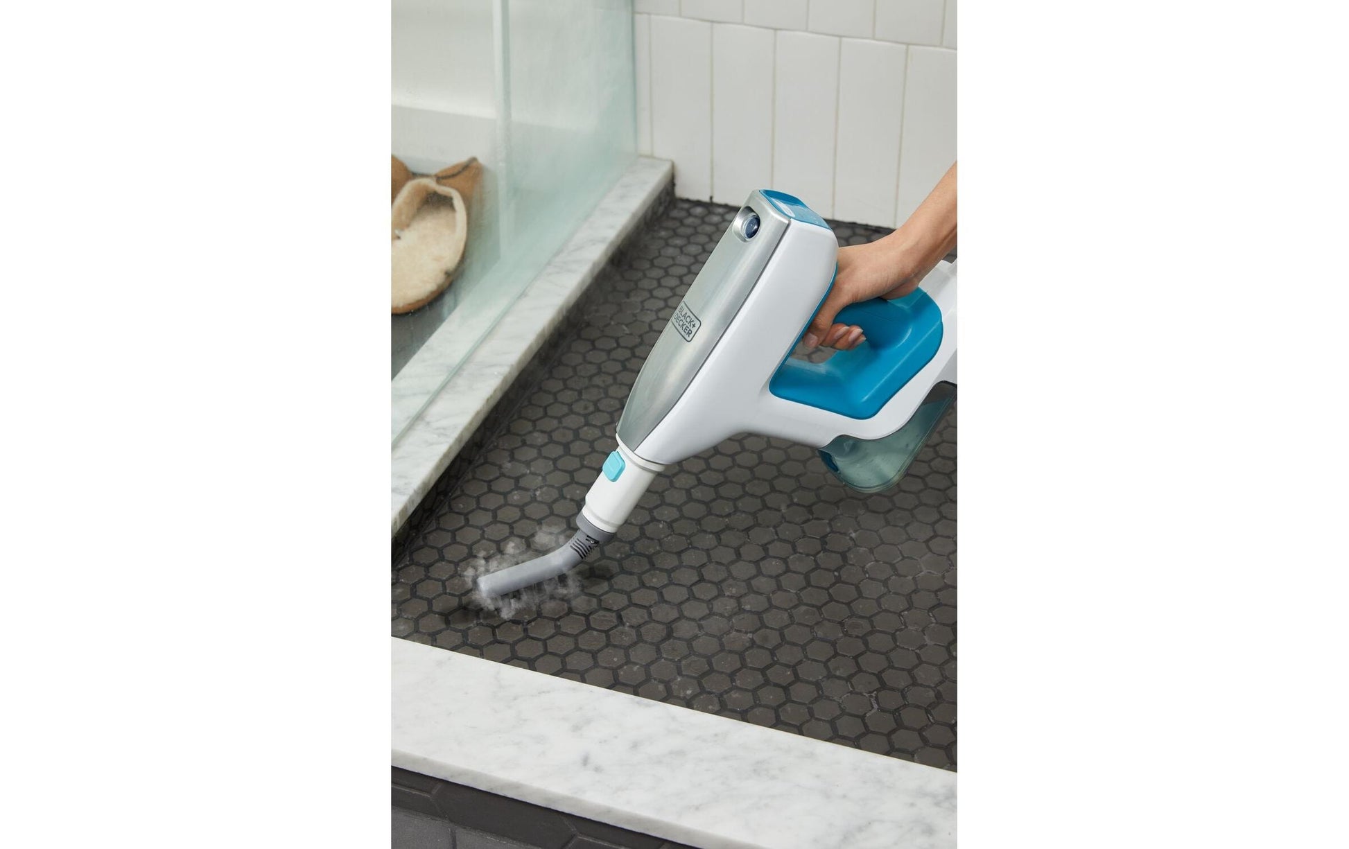 Black & Decker Dampfbesen – 500 ml, türkis, weiss, für Hartböden