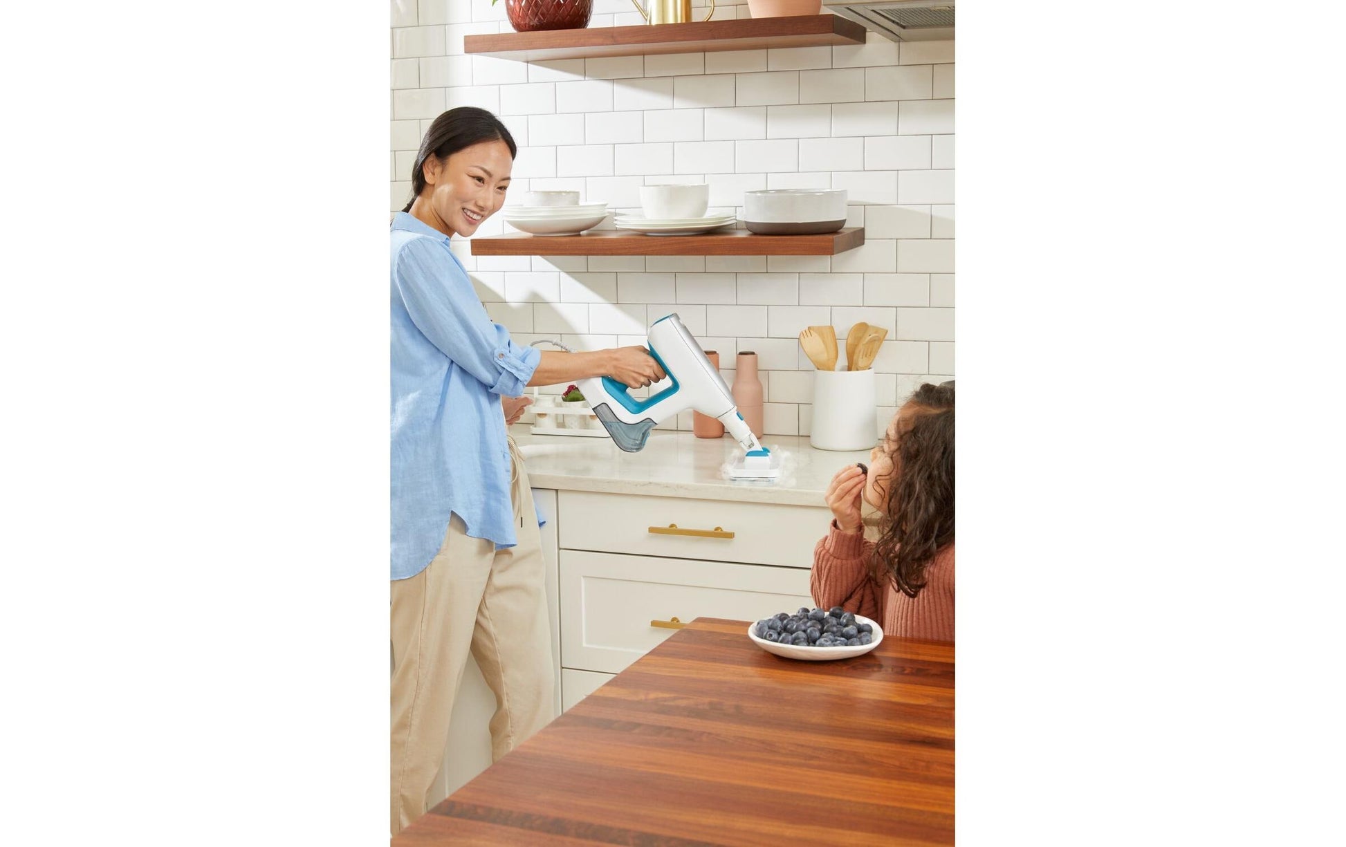 Black & Decker Dampfbesen – 500 ml, türkis, weiss, für Hartböden