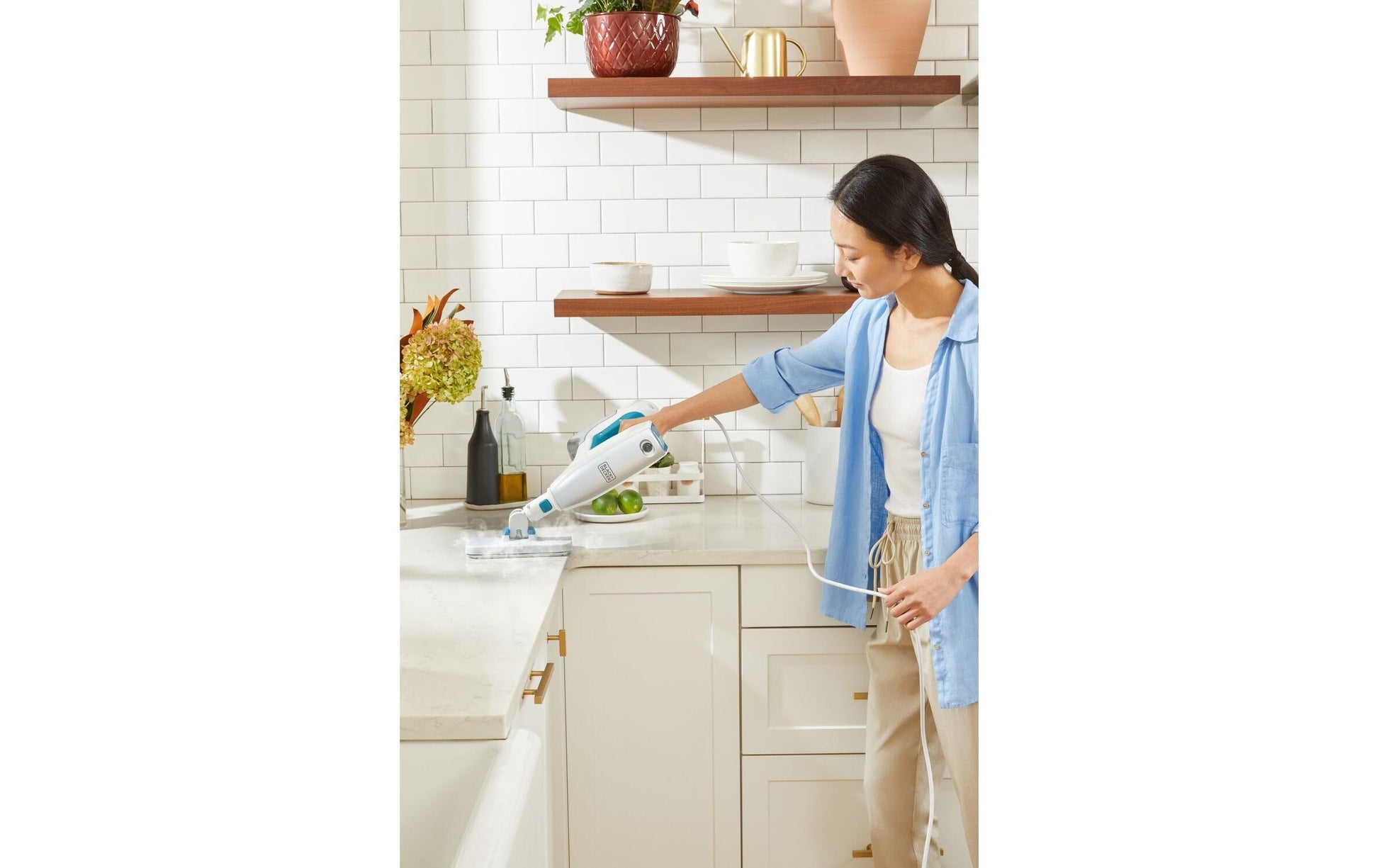 Black & Decker Dampfbesen – 500 ml, türkis, weiss, für Hartböden