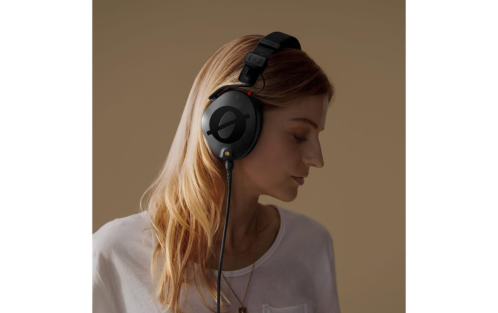RØDE NTH-Cable24 – Adapterkabel für NTH-100 – 3,5 mm Klinke auf 3,5 mm Klinke – 2,4 m – Schwarz