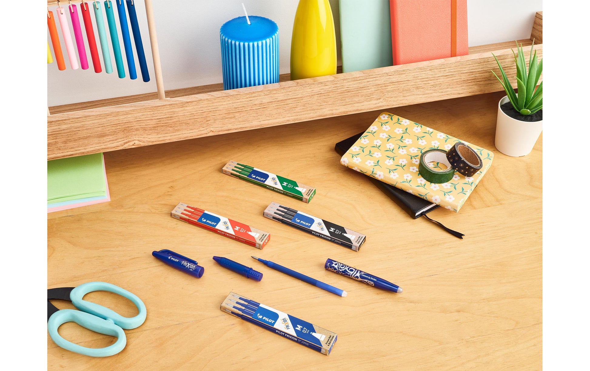 Pilot FriXion Ball – Radierbarer Tintenroller-Set mit Kappe, 0,7 mm, Blau, 4er Etui
