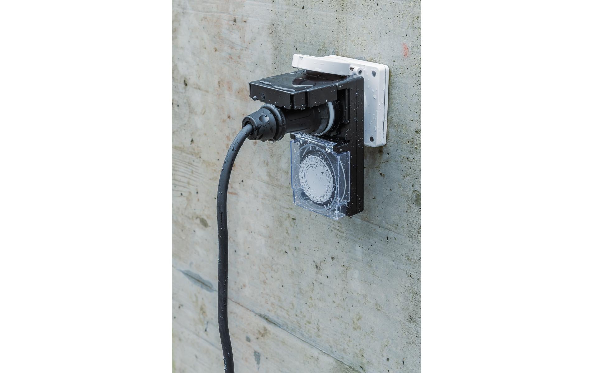Max Hauri AG Max Hauri Zeitschaltuhr mechanisch (DIN-Schiene) – 24 h, IP55, Zwischenstecker – Schwarz