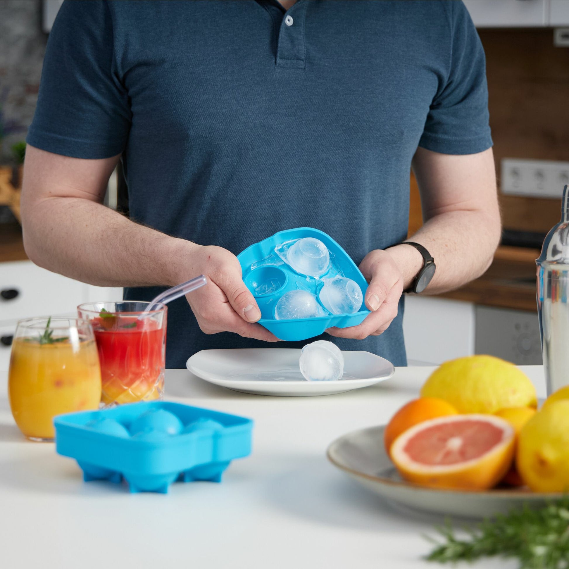 Relaxdays Eiswürfelform Kugel 2er-Set, Ø 4,5 cm × 5 cm, Silikon, Blau