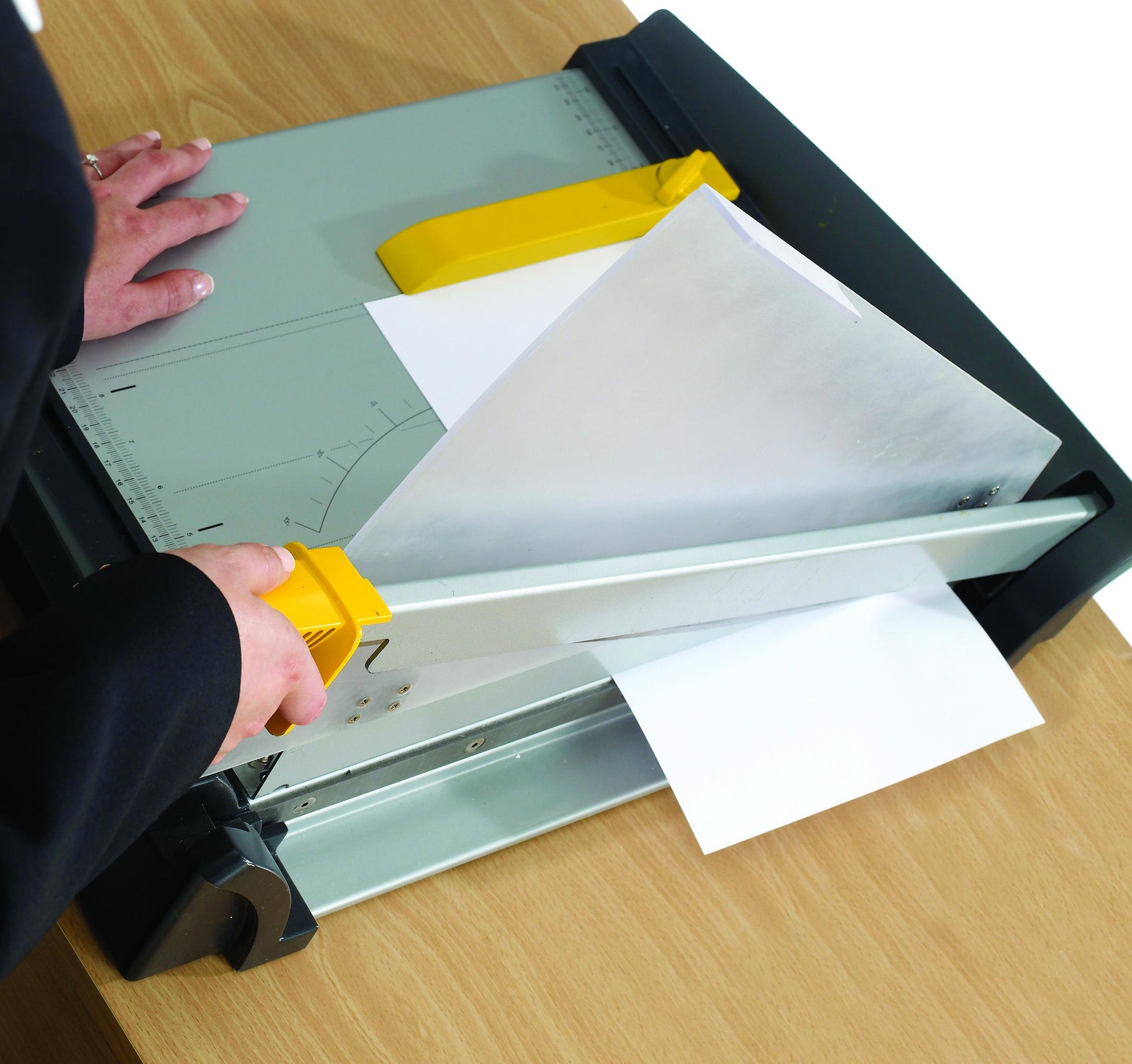Fellowes Hebel-Schneidemaschine Plasma – 460 mm, bis A3, 40 Blatt
