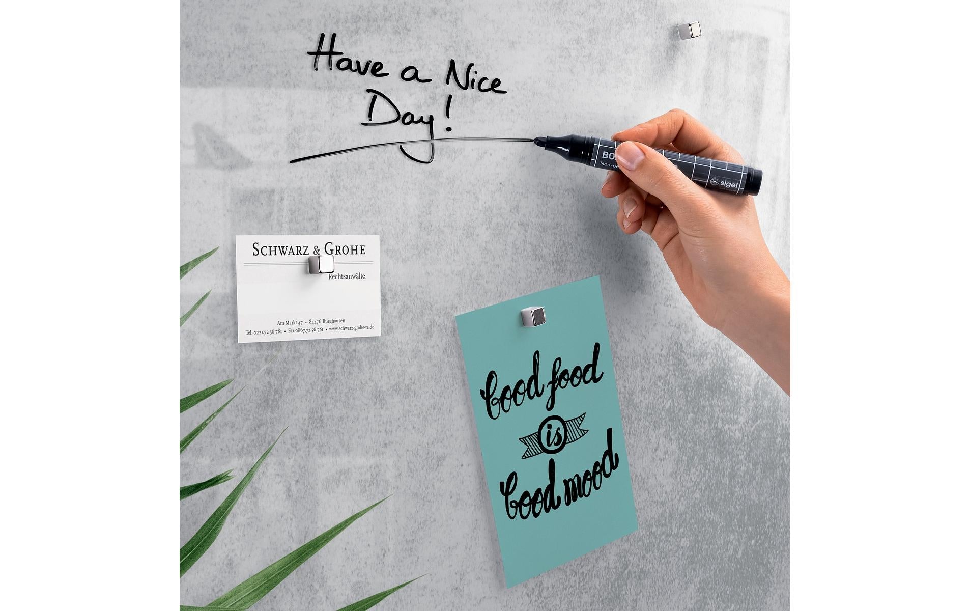 Sigel Whiteboard – 91 × 46 cm, Glas, magnetisch, Wandmontage, inkl. Magnetwürfel, Montagesatz