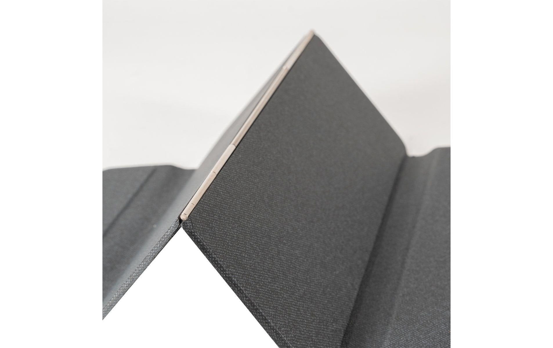 4smarts Tastatur-Case für iPad 10,2" (7.–9. Gen.) – Bluetooth, QWERTZ (CH), mit Trackpad – Schwarz