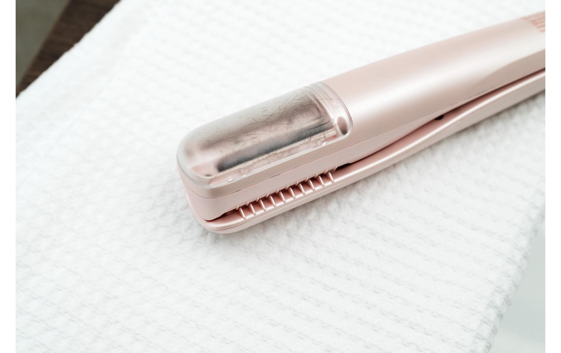 Beurer Splissentferner HT22 – Akku 120 min, rosa, titanbeschichtet