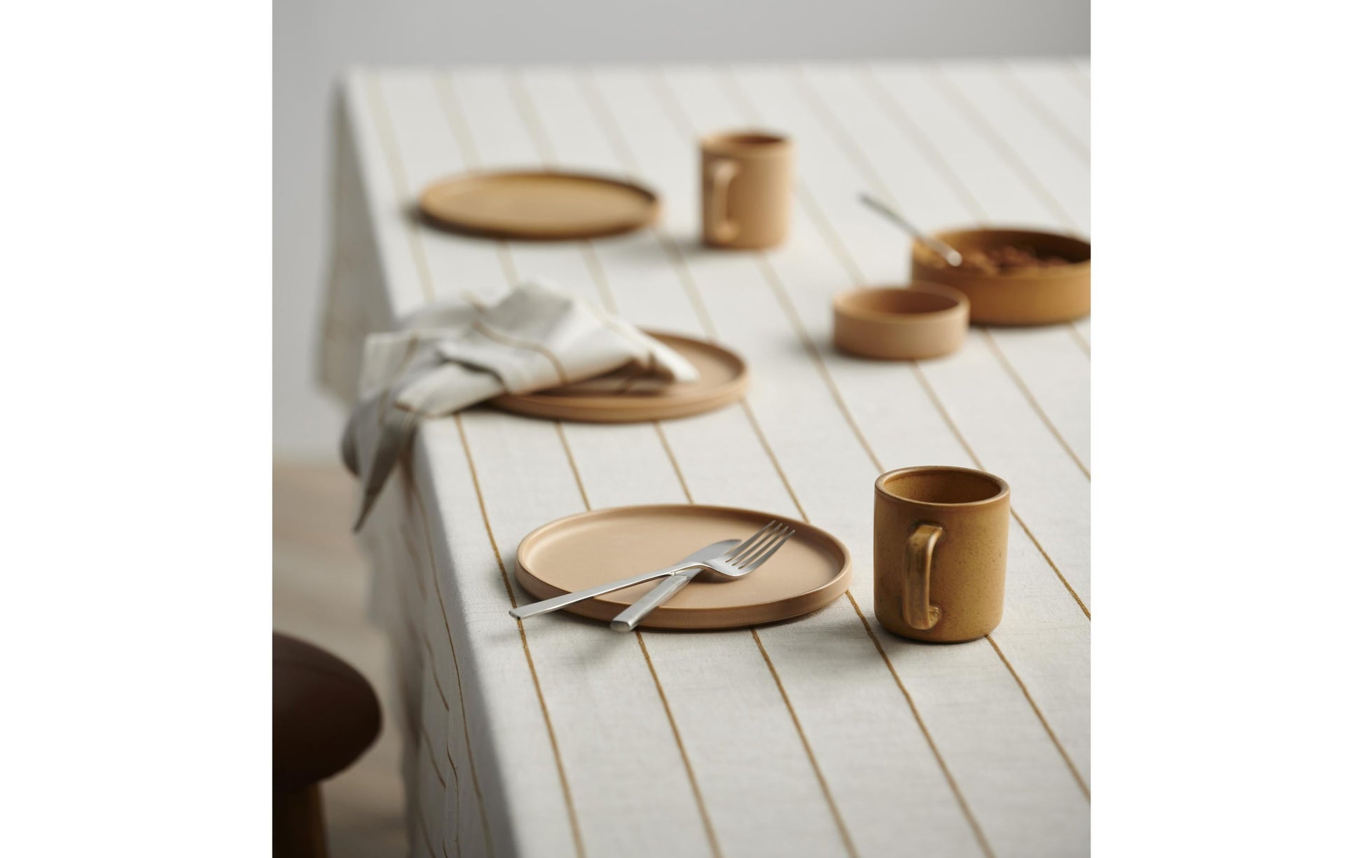 Södahl Tischdecke – 140×320 cm, Baumwolle, Gold, Line, OEKO-TEX